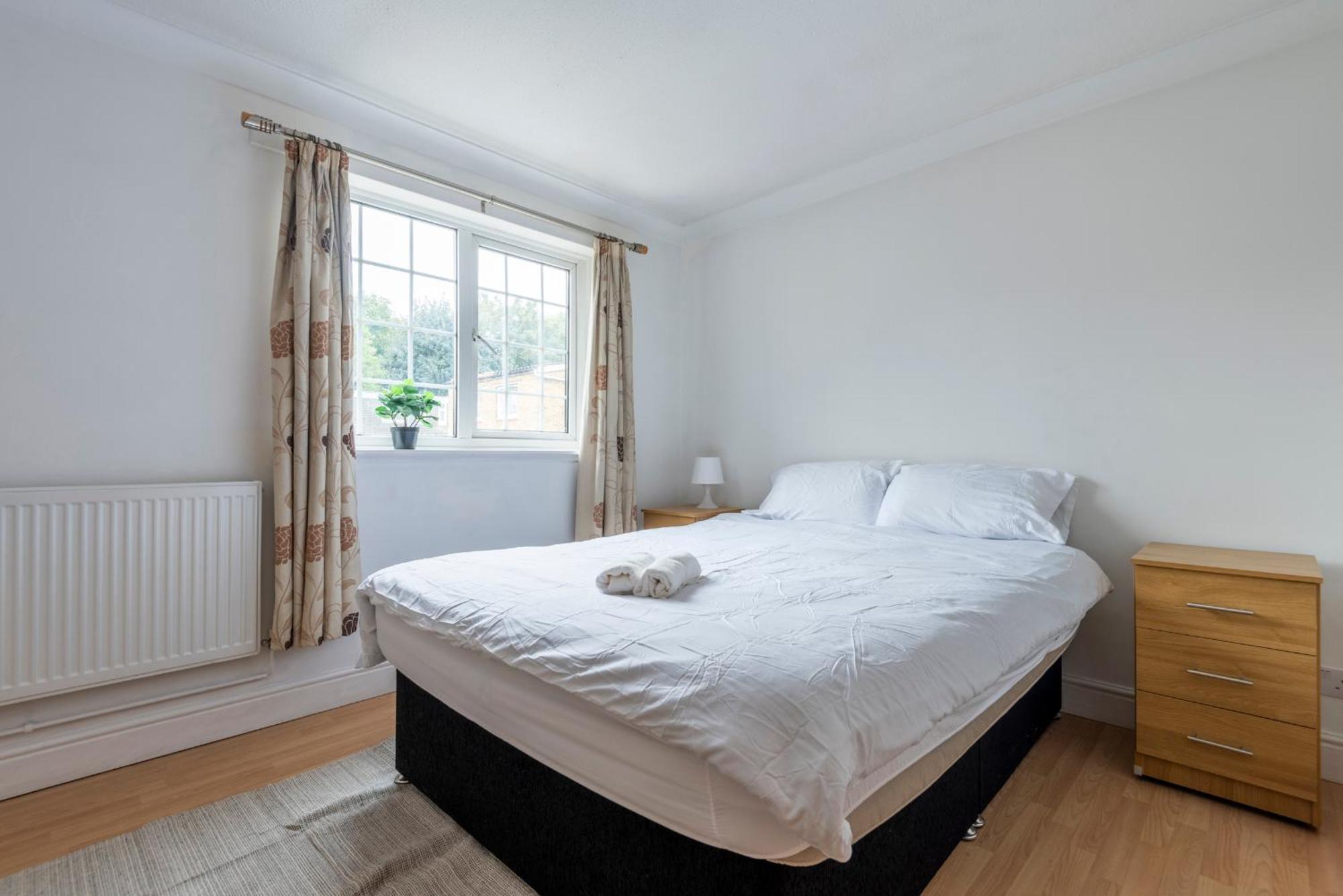 Spacious 3 Bedroom Whitechapel - 9 Mins From Tower Bridge With Free Parking & Garden Ferienhaus