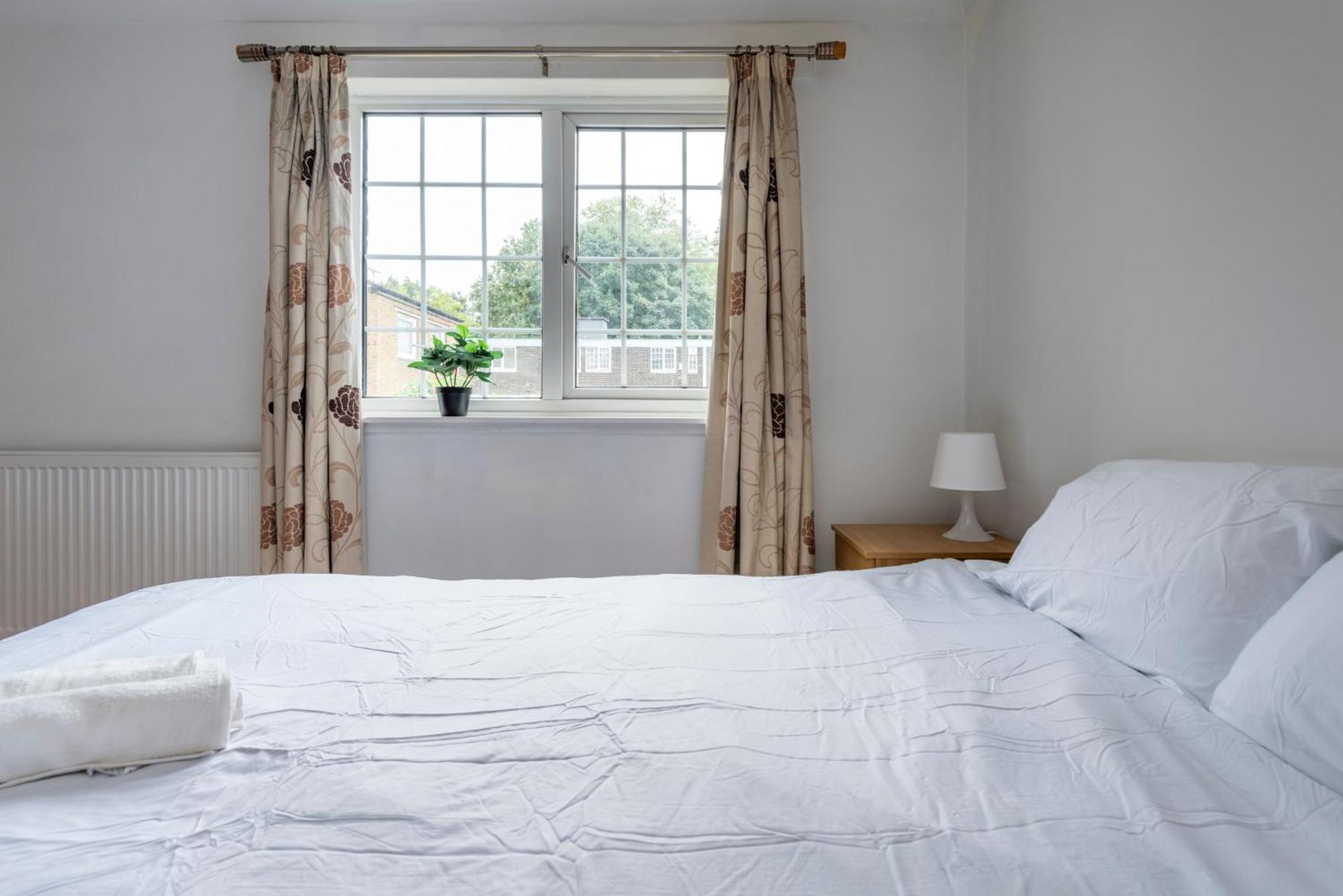 Spacious 3 Bedroom Whitechapel - 9 Mins From Tower Bridge With Free Parking & Garden Ferienhaus *