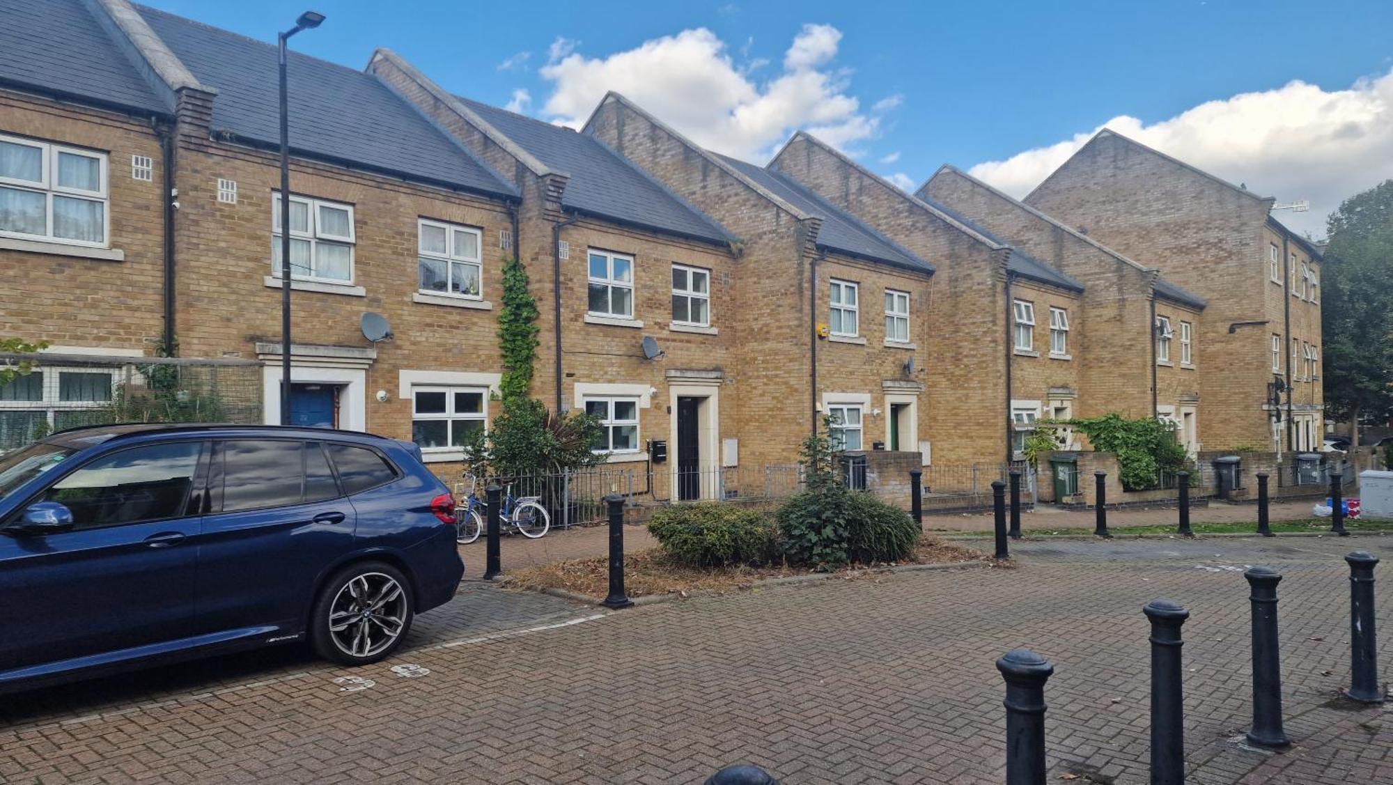 Cozylease 3-bed Canary Wharf Retreat,near Lcy * London