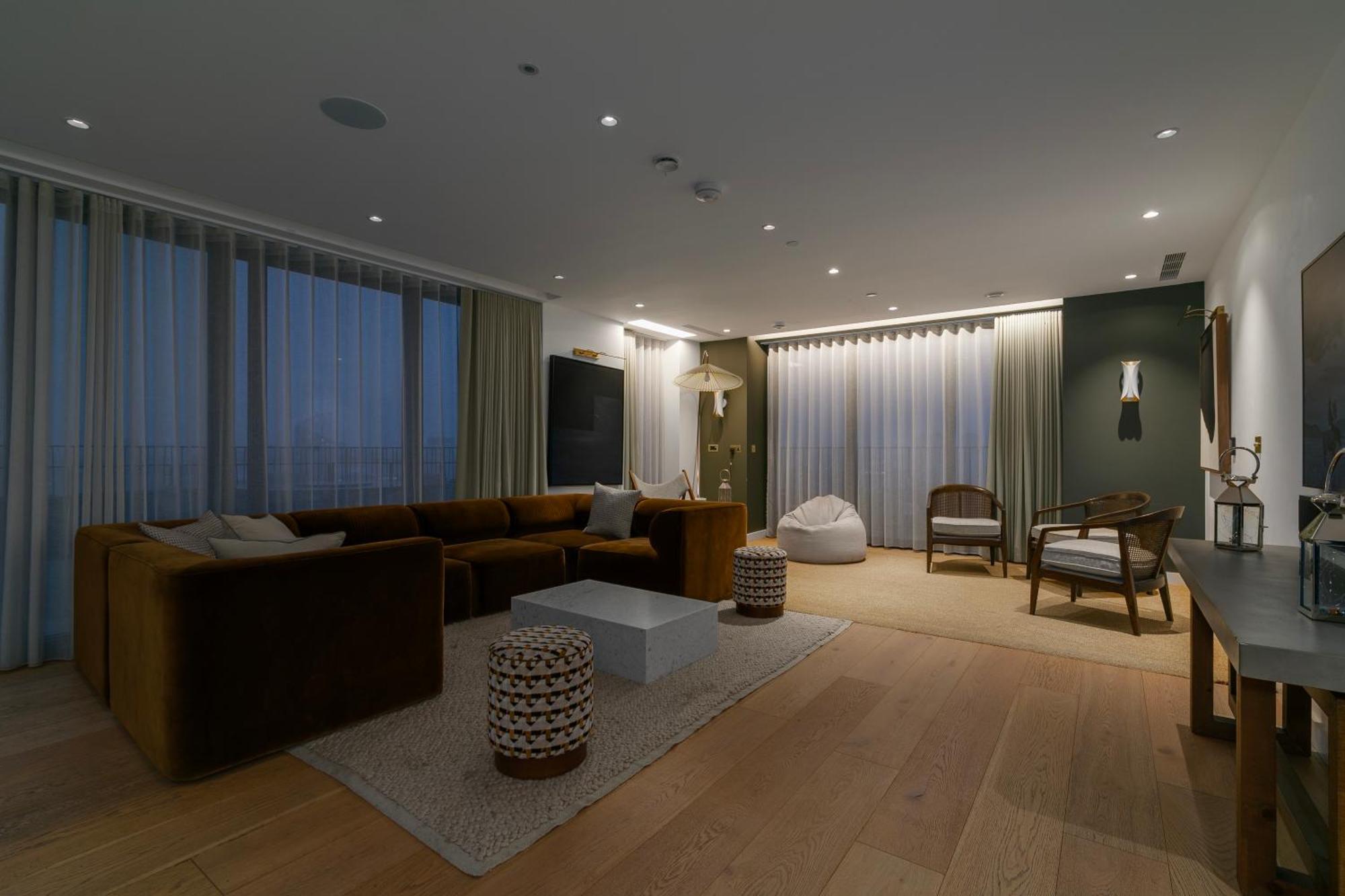 Kings Cross - Luxury 3 Bed Apartment, Private Balcony Apartment