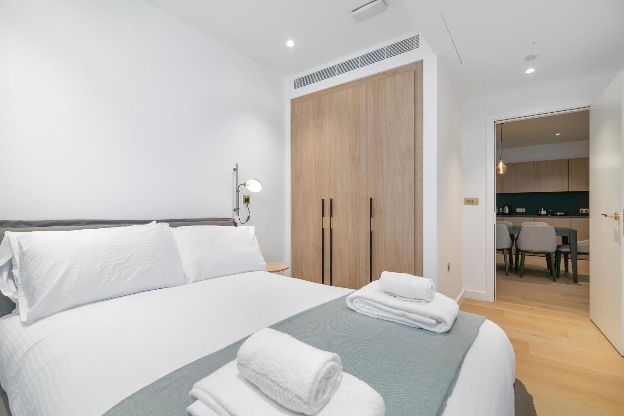 Kings Cross - Luxury 3 Bed Apartment, Private Balcony Apartment *
