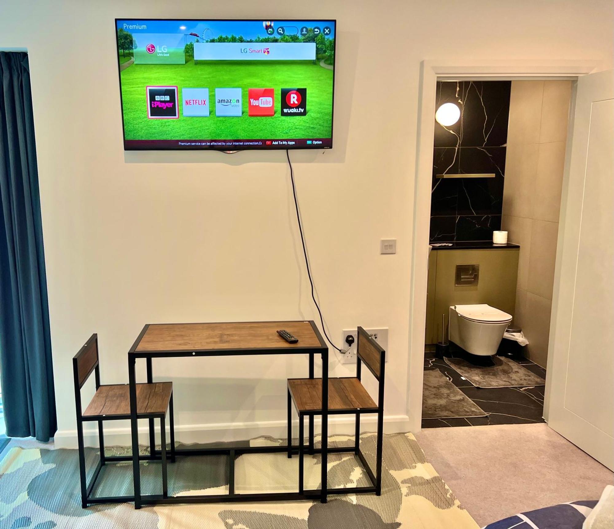Lux King Penthouse W Private Entrance Apartment London