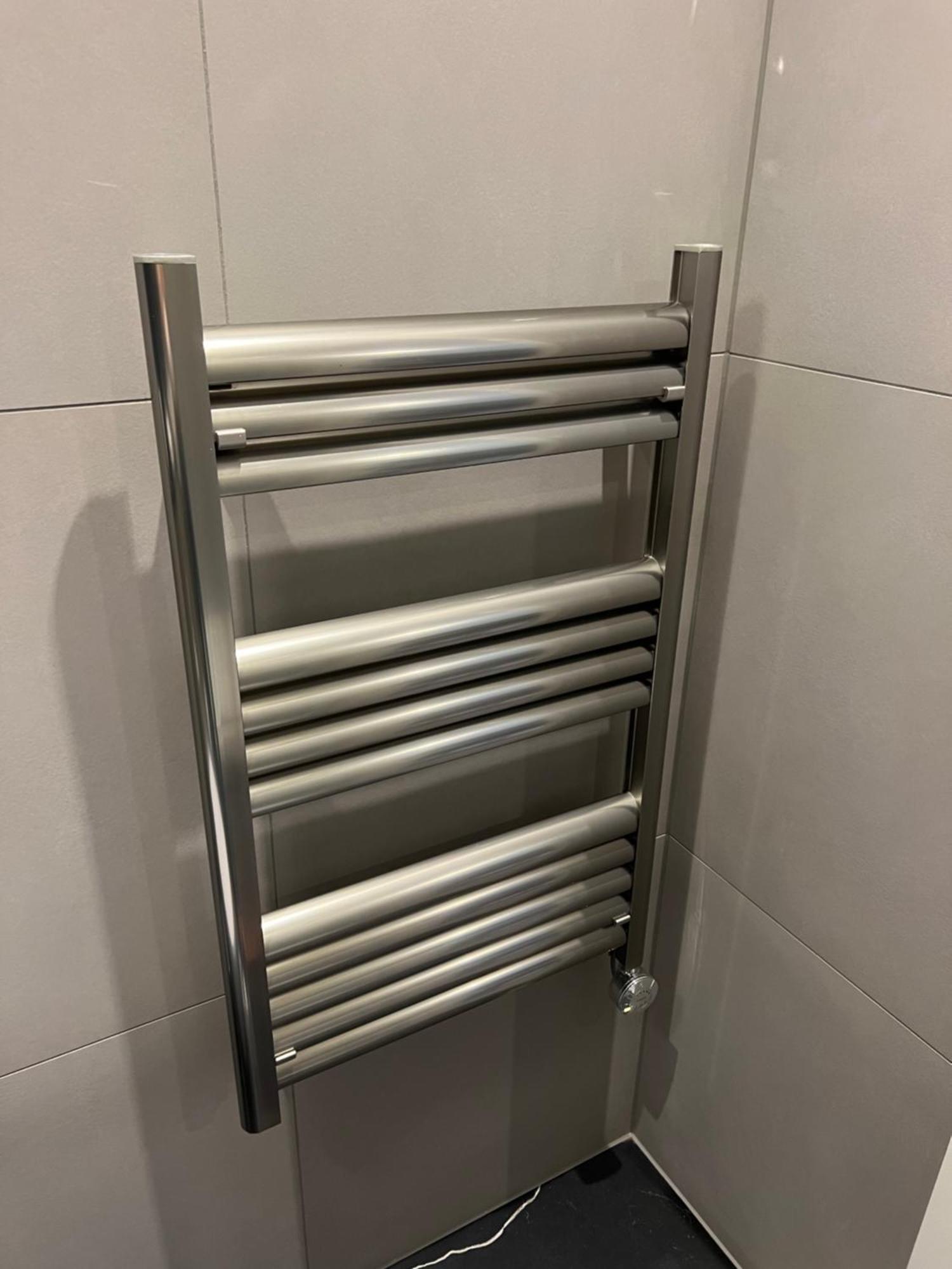 Lux King Penthouse W Private Entrance London