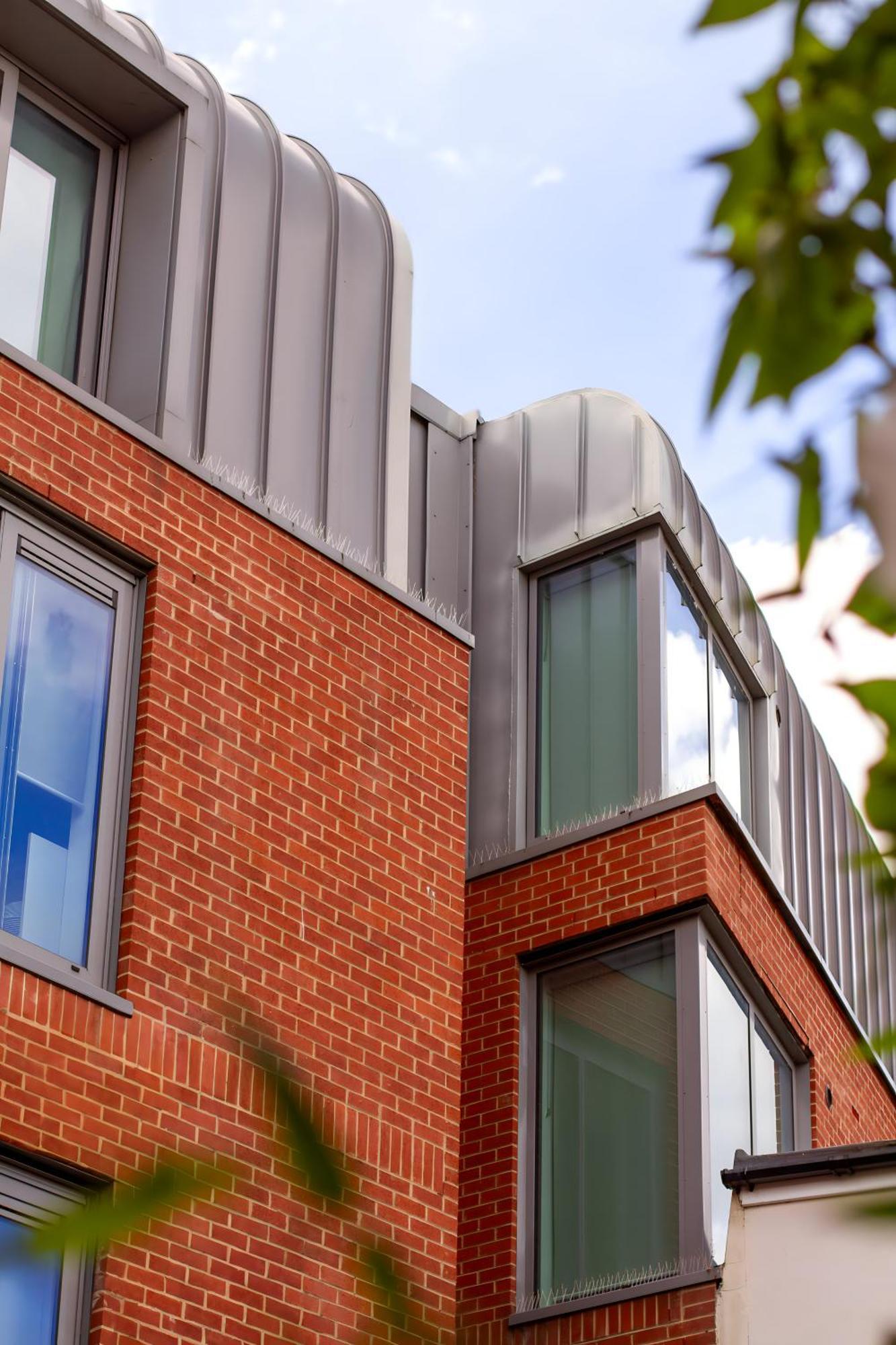 Cube Ealing Apartment *