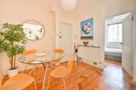 2-bedroom Flat With Garden Near Regent's Park Apartment London