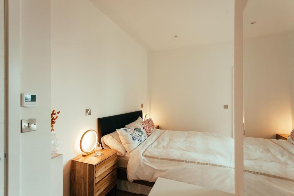 Appartement 3 Bedroom Penthouse With Terrace And Skyline In Battersea Londen