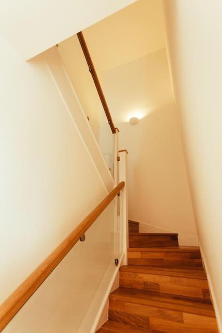 3 Bedroom Penthouse With Terrace And Skyline In Battersea Londen