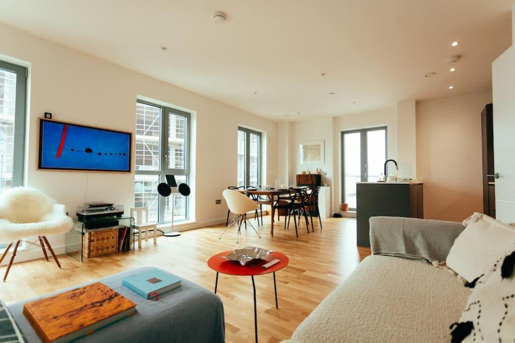 Appartement 3 Bedroom Penthouse With Terrace And Skyline In Battersea Londen