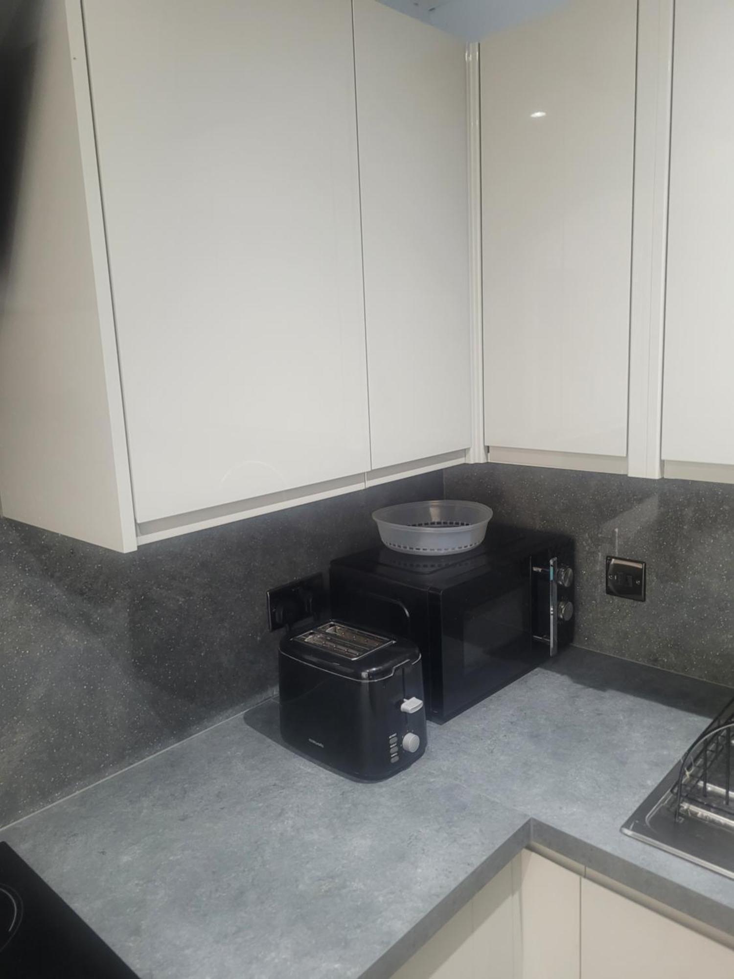 Private Rm In A 2 Bed Near 4 Train Stations Habitación en casa particular *