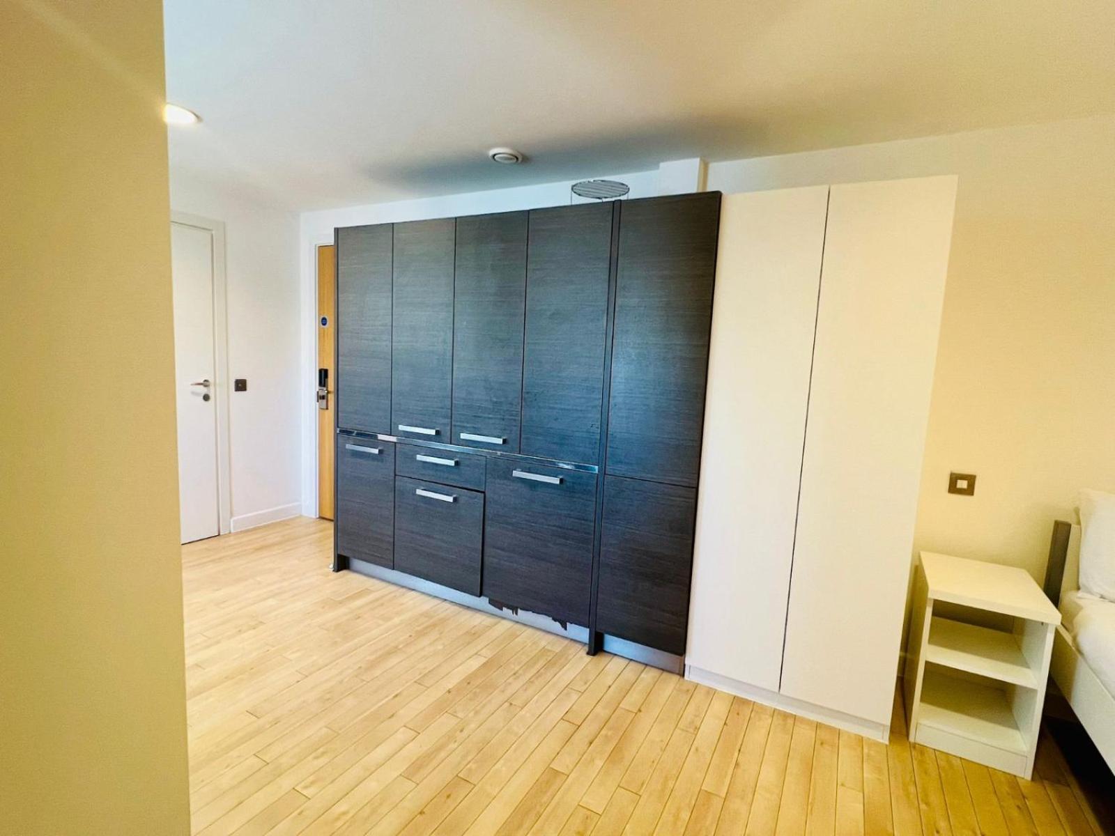 Homestay Student Only, At Kirby, London