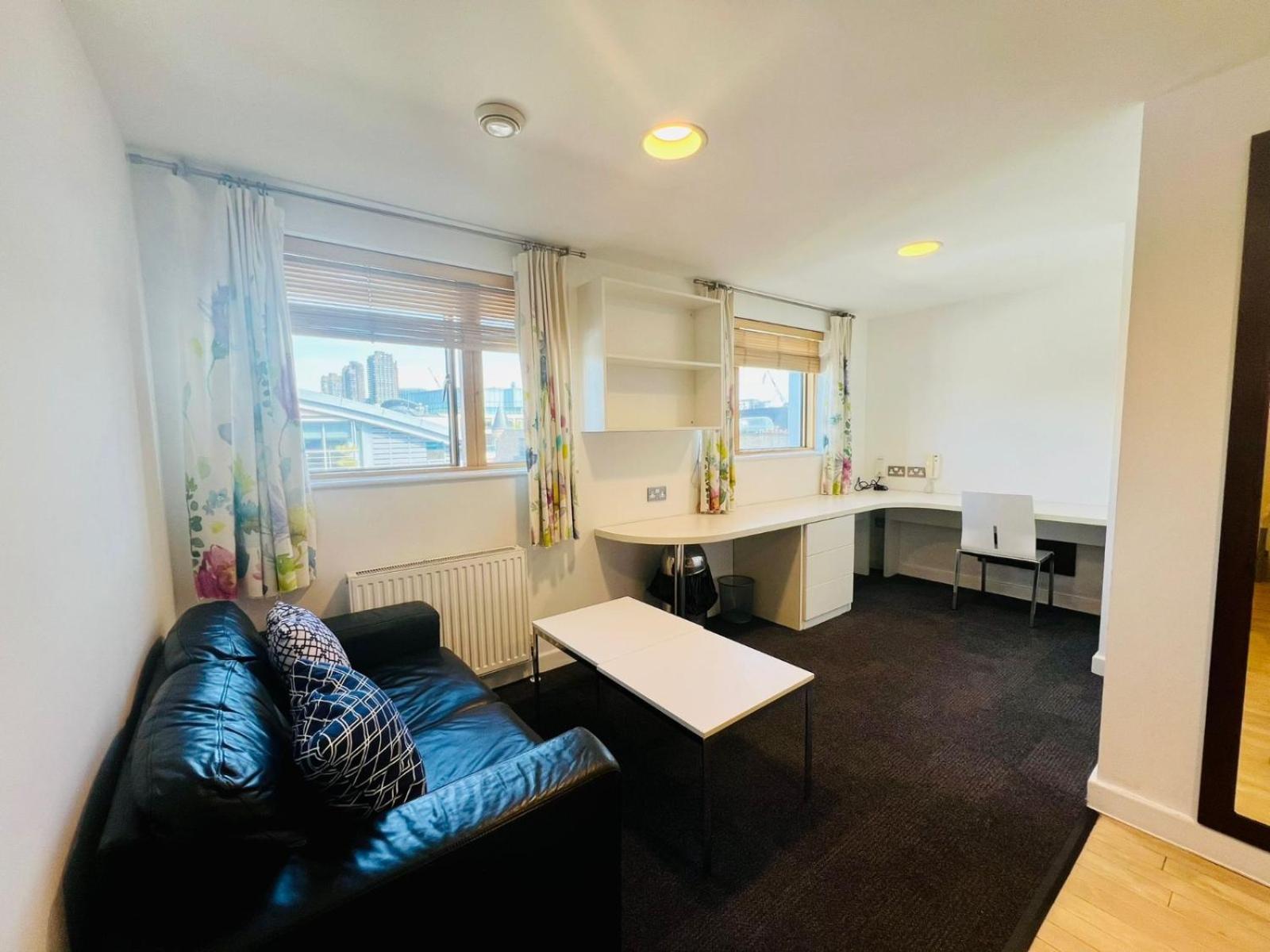 Student Only, At Kirby, Homestay London