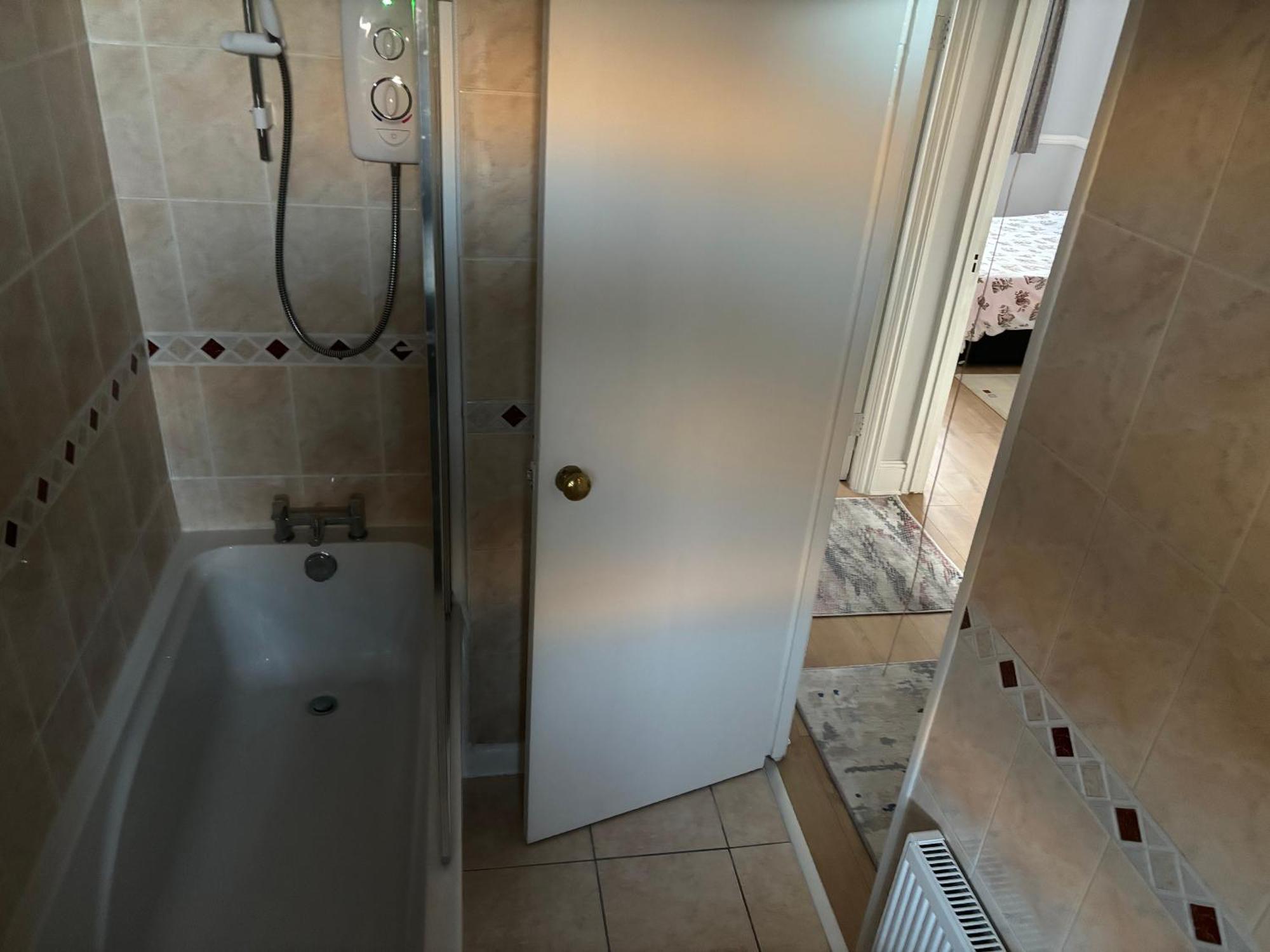 Bright 2 Bedroom Flat Close To Centre Appartement *