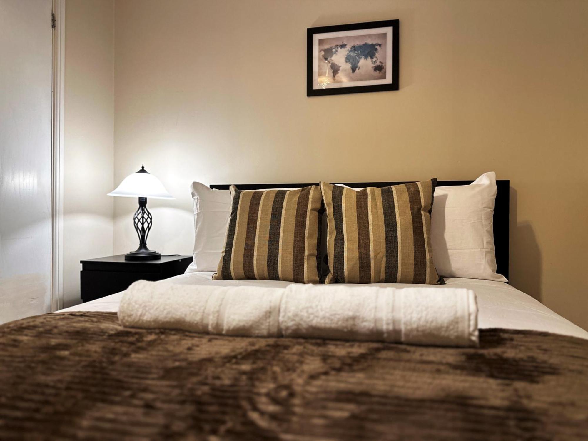 Betty's Place In Tower Hill - 2 Double Beds, Max 4 People, Great Location In Apartment London
