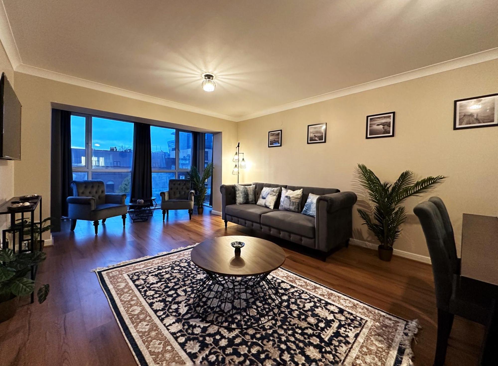 Apartment Betty's Place In Tower Hill - 2 Double Beds, Max 4 People, Great Location In London