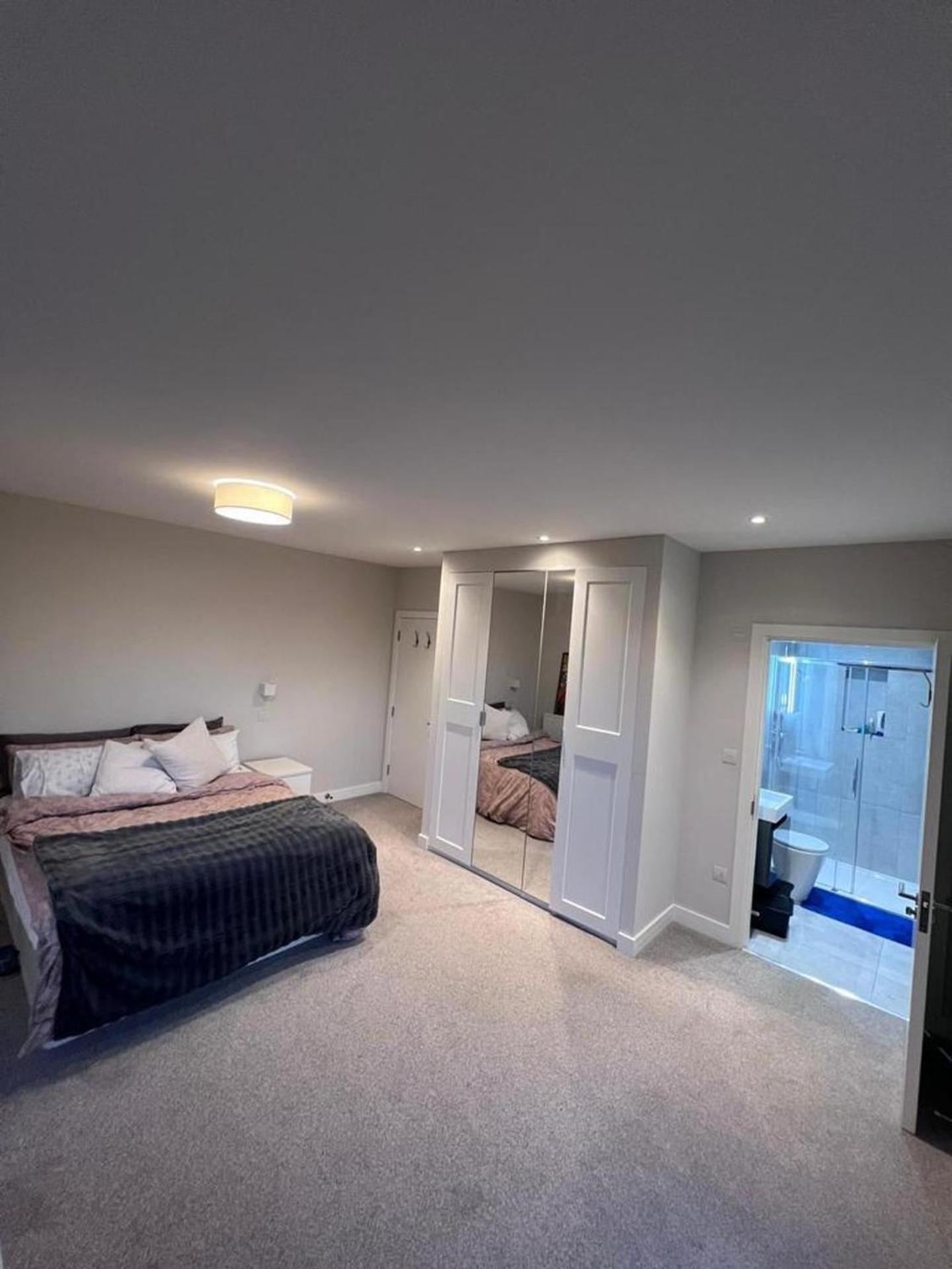 3br-3bath-central London-parking-petsok-fireplace London
