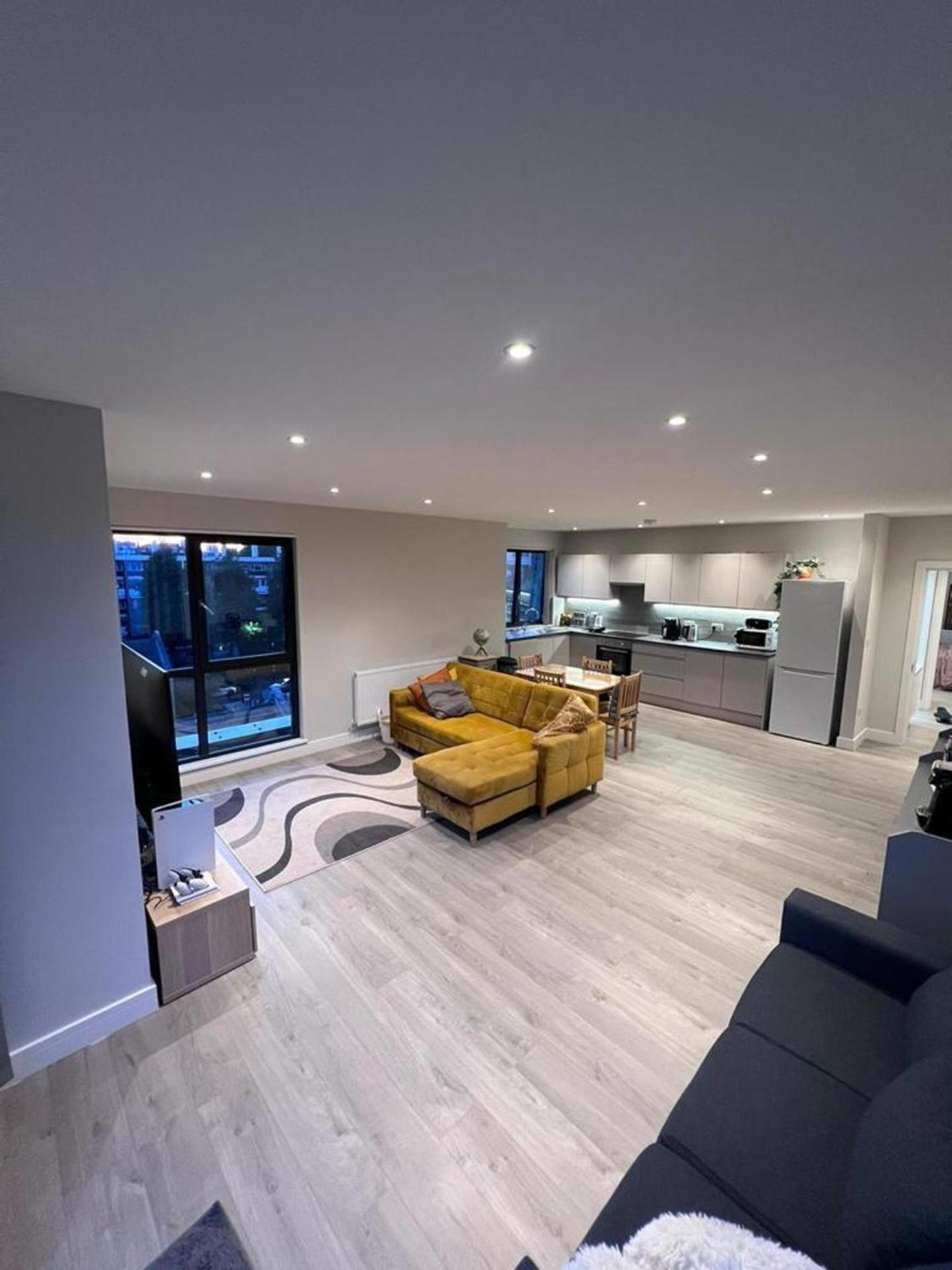 3br-3bath-central London-parking-petsok-fireplace Apartment London