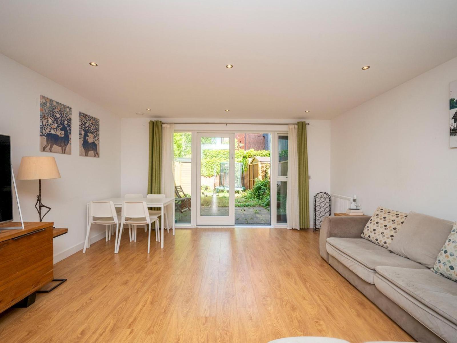 Camberwell Central Spacious Townhouse Se5 Pass The Keys London