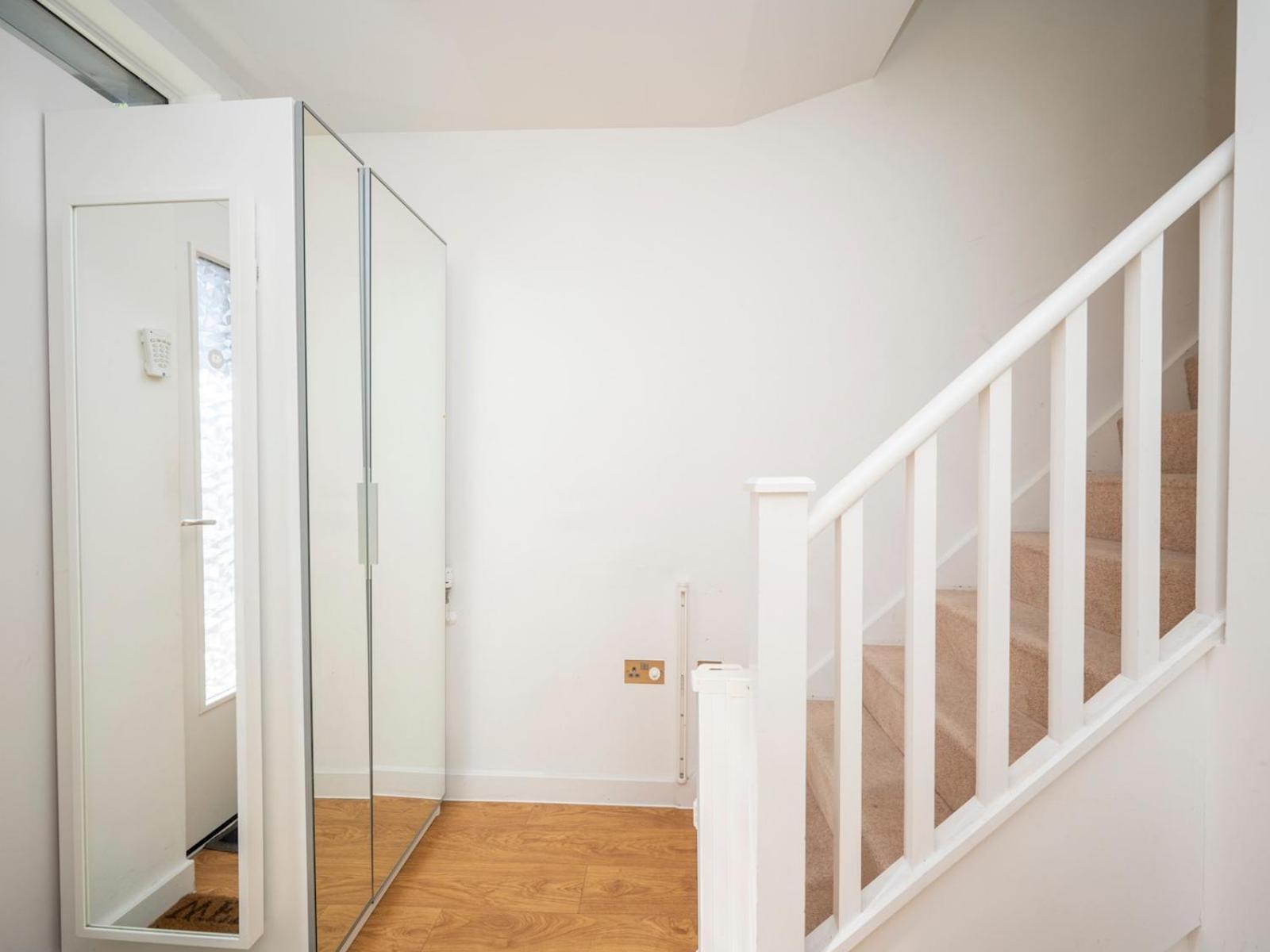 Holiday home Camberwell Central Spacious Townhouse Se5 Pass The Keys London