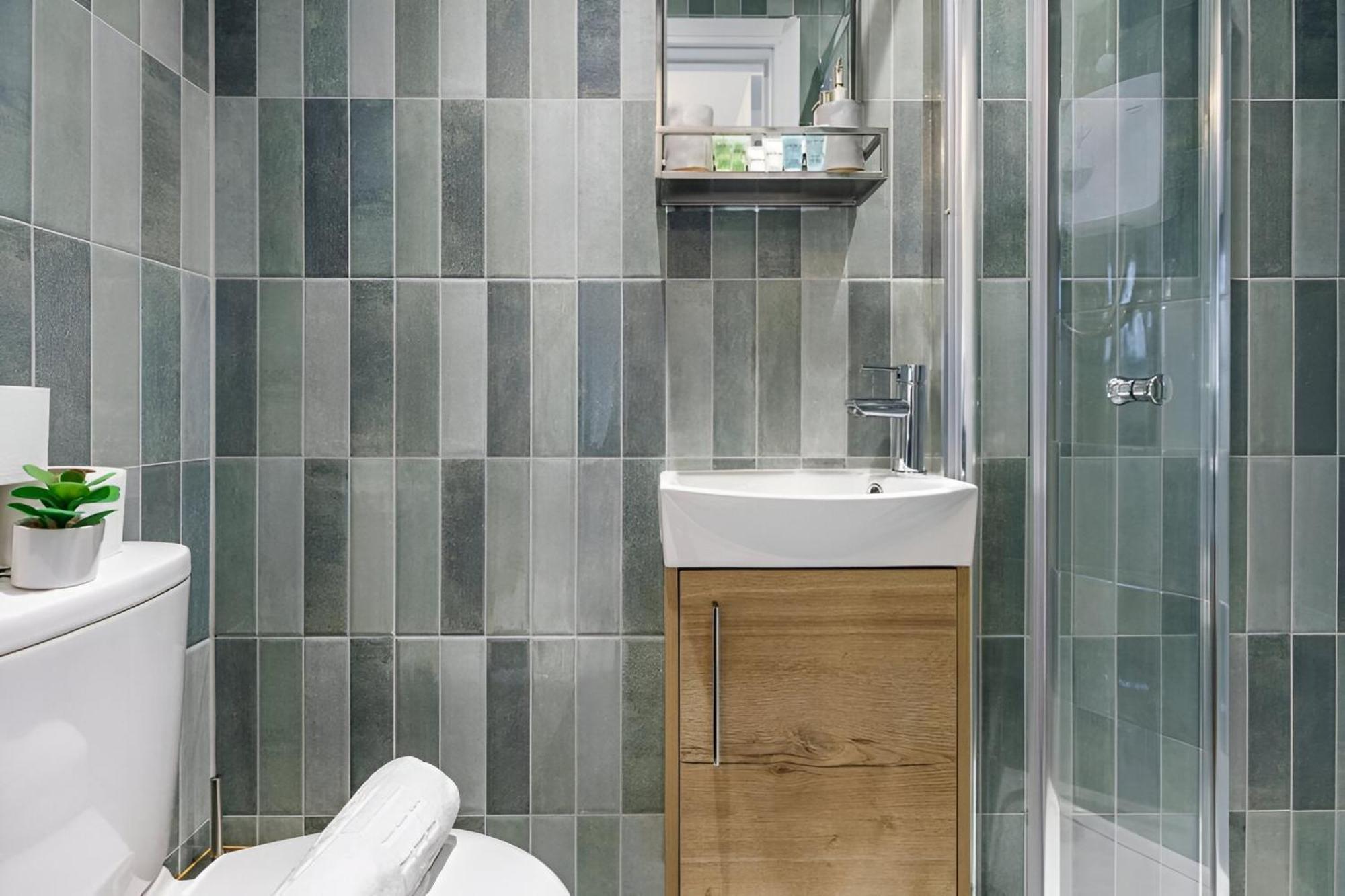 Serene Getaway With Calming Ambiance Apartamento Londres