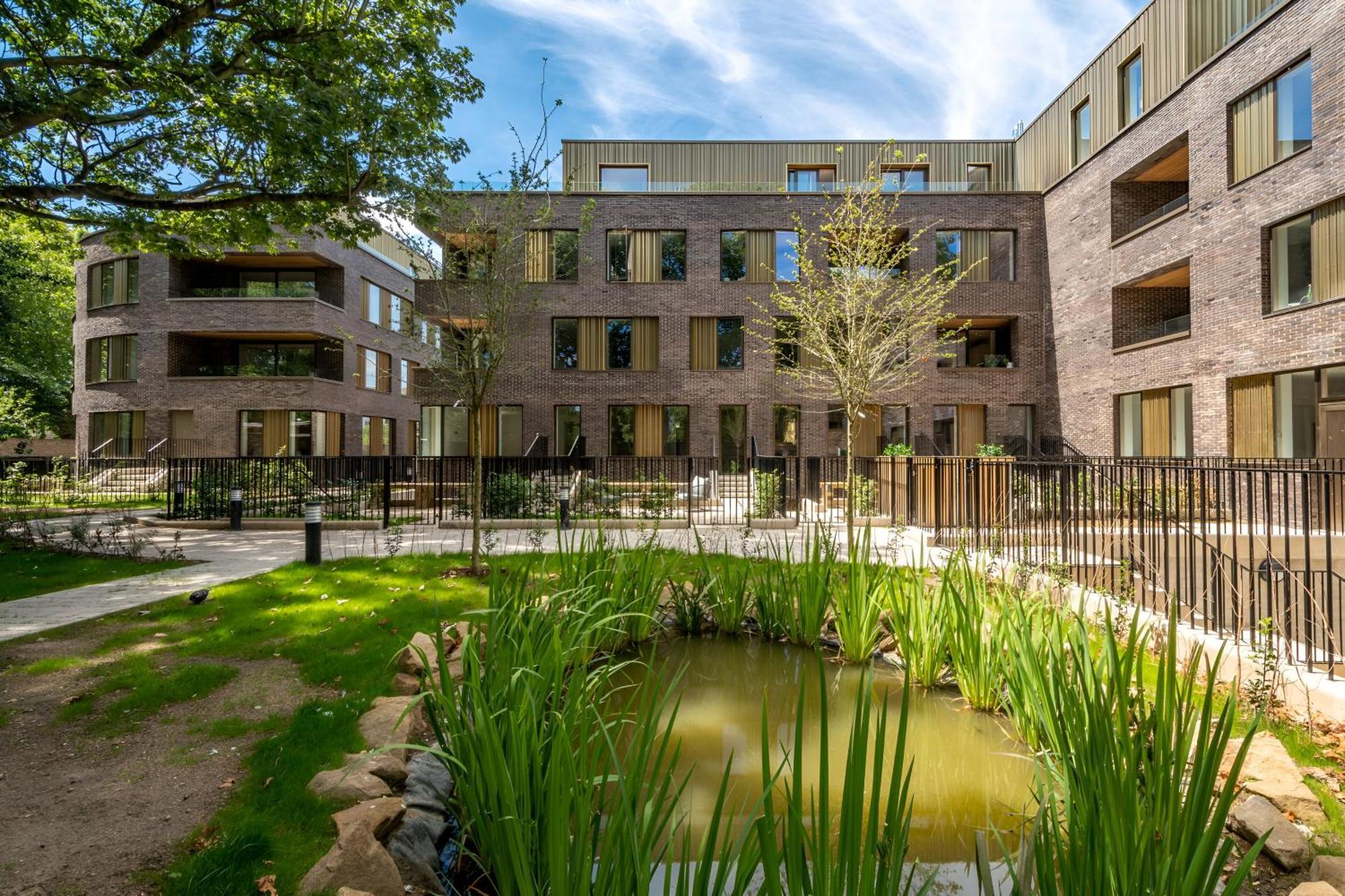 Serene Getaway With Calming Ambiance Londres
