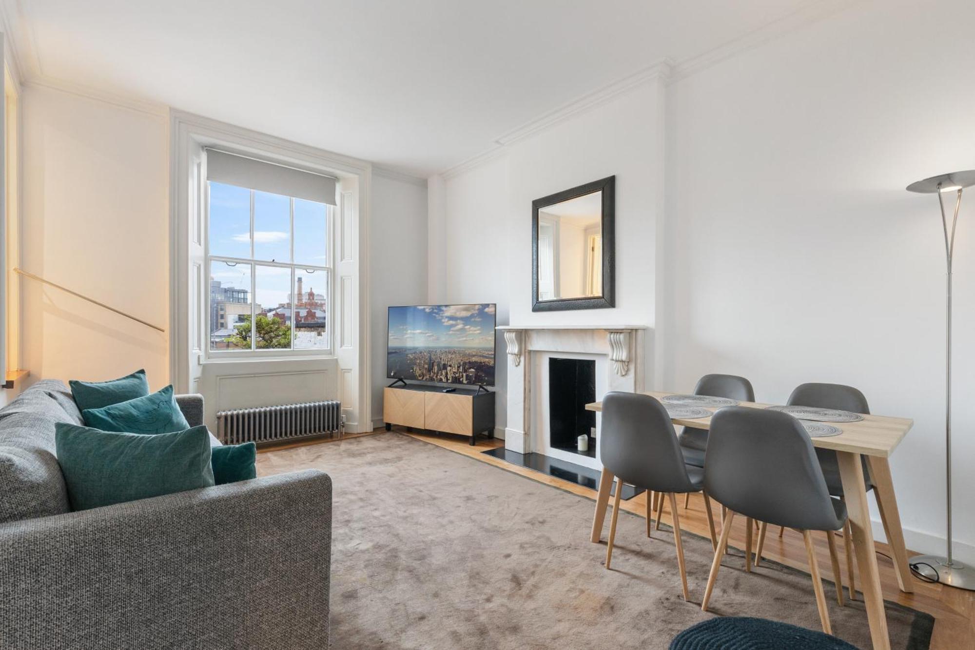Heavenly Stays, Knightsbridge, Stylish 2-bd Escape Apartment