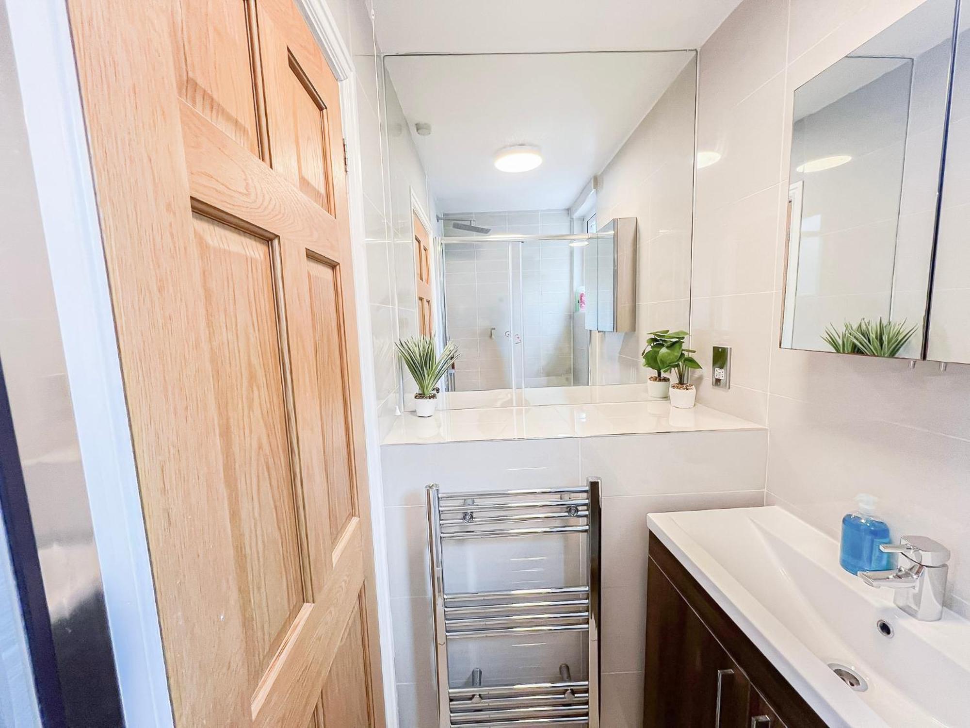 Apartment Tranquil 3bdr Haven In Stockwell Near The Oval London