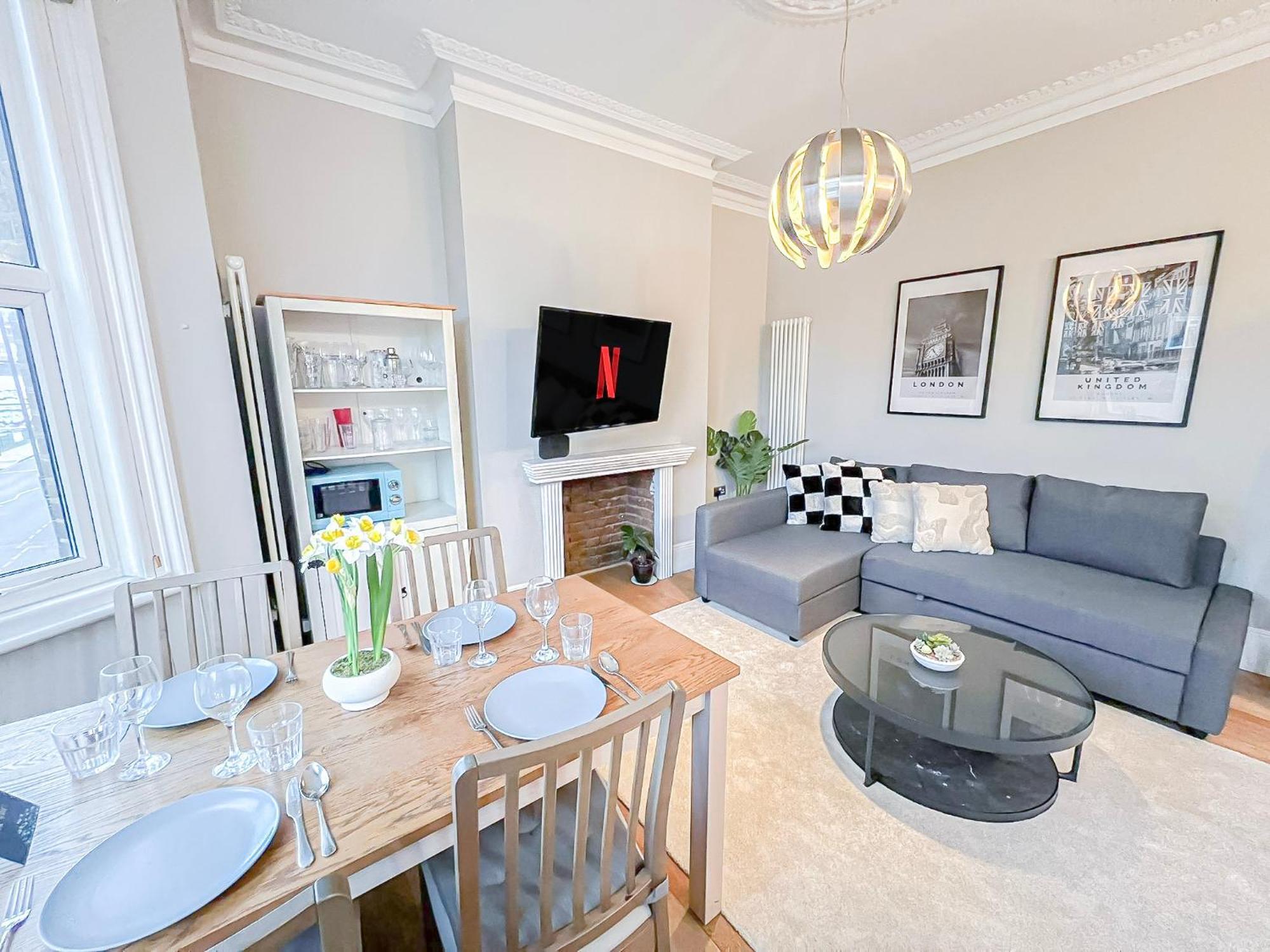 Tranquil 3bdr Haven In Stockwell Near The Oval