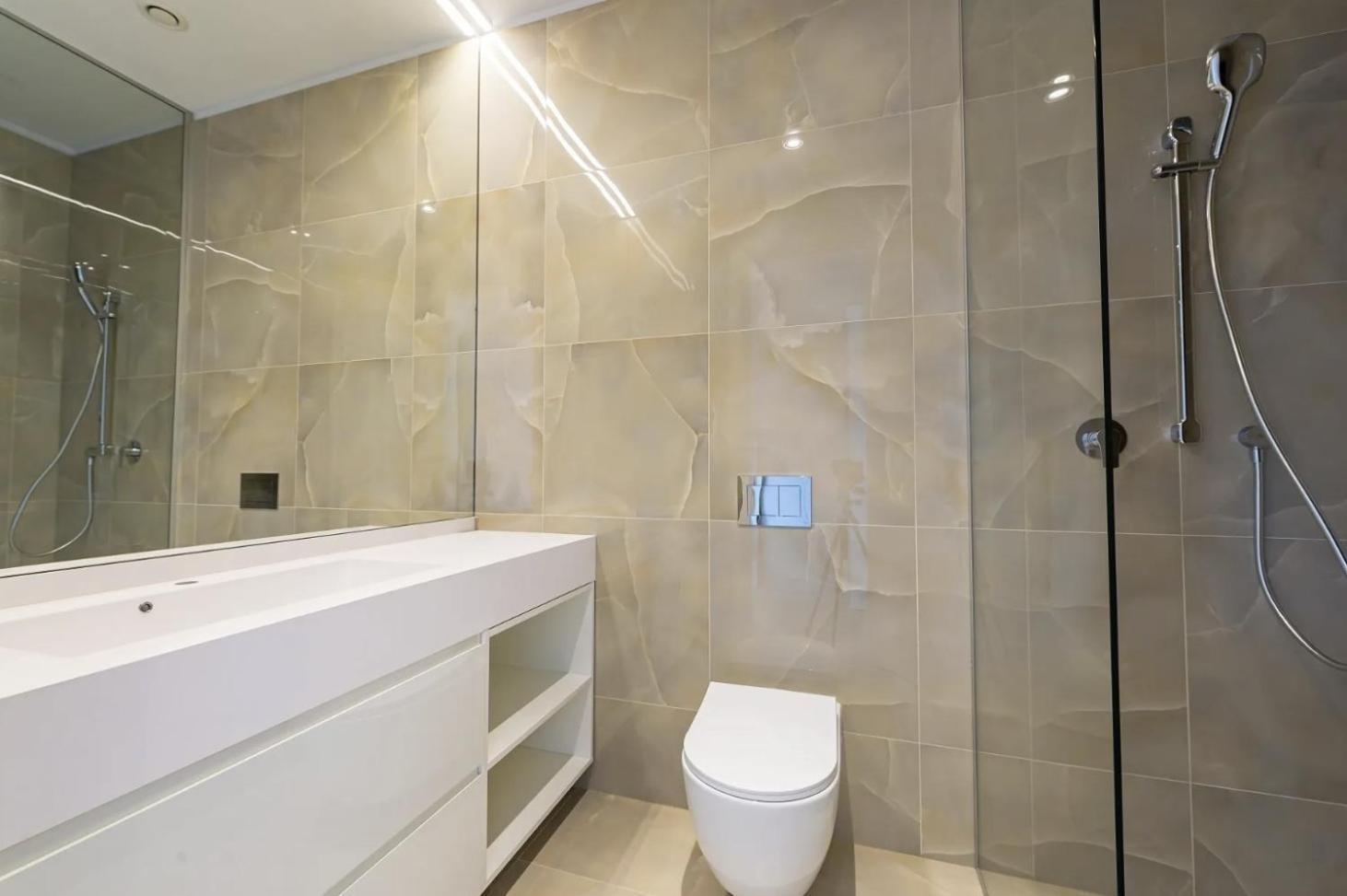 Apartment Lovely 4 Bdr Parking London