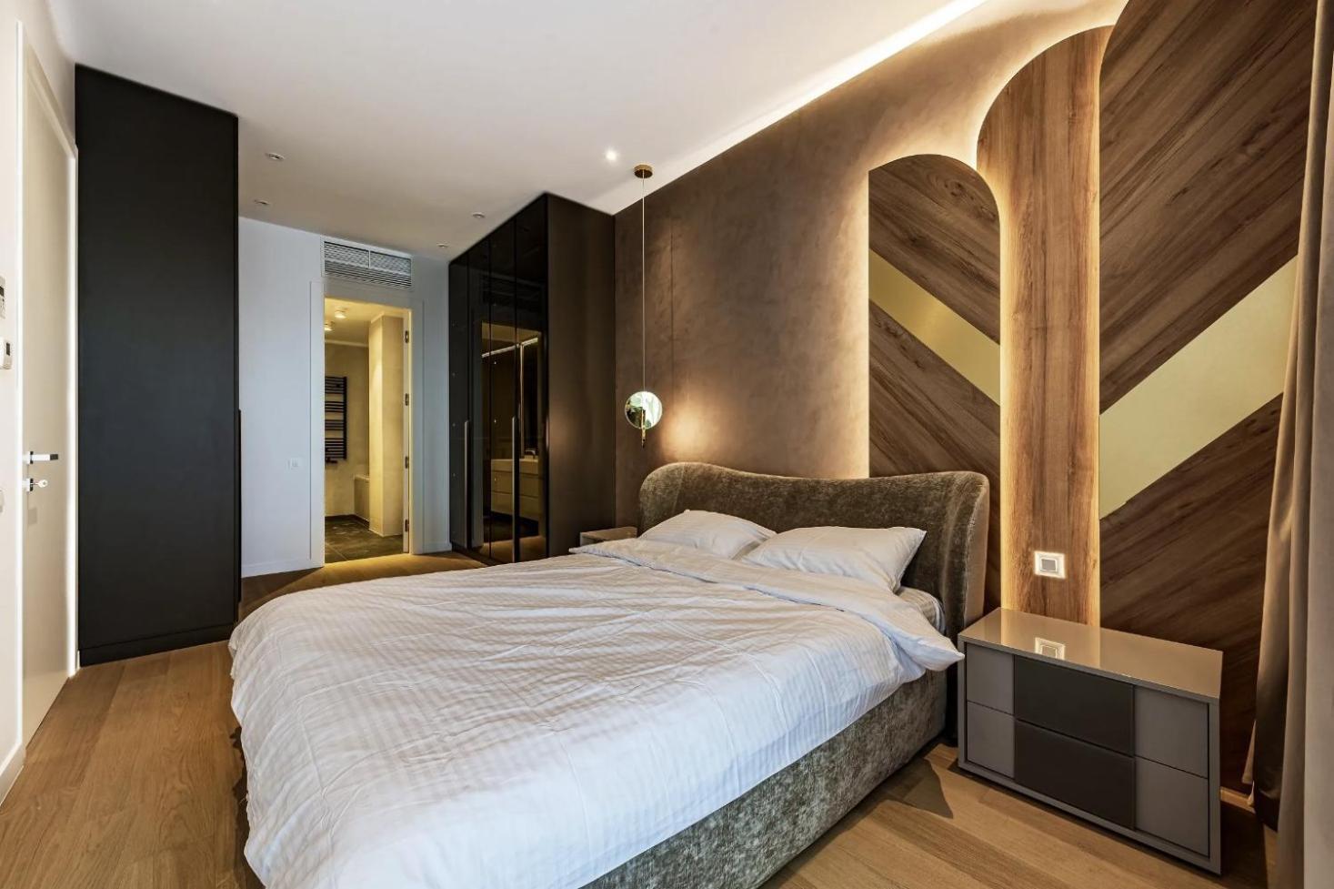 Lovely 4 Bdr Parking London