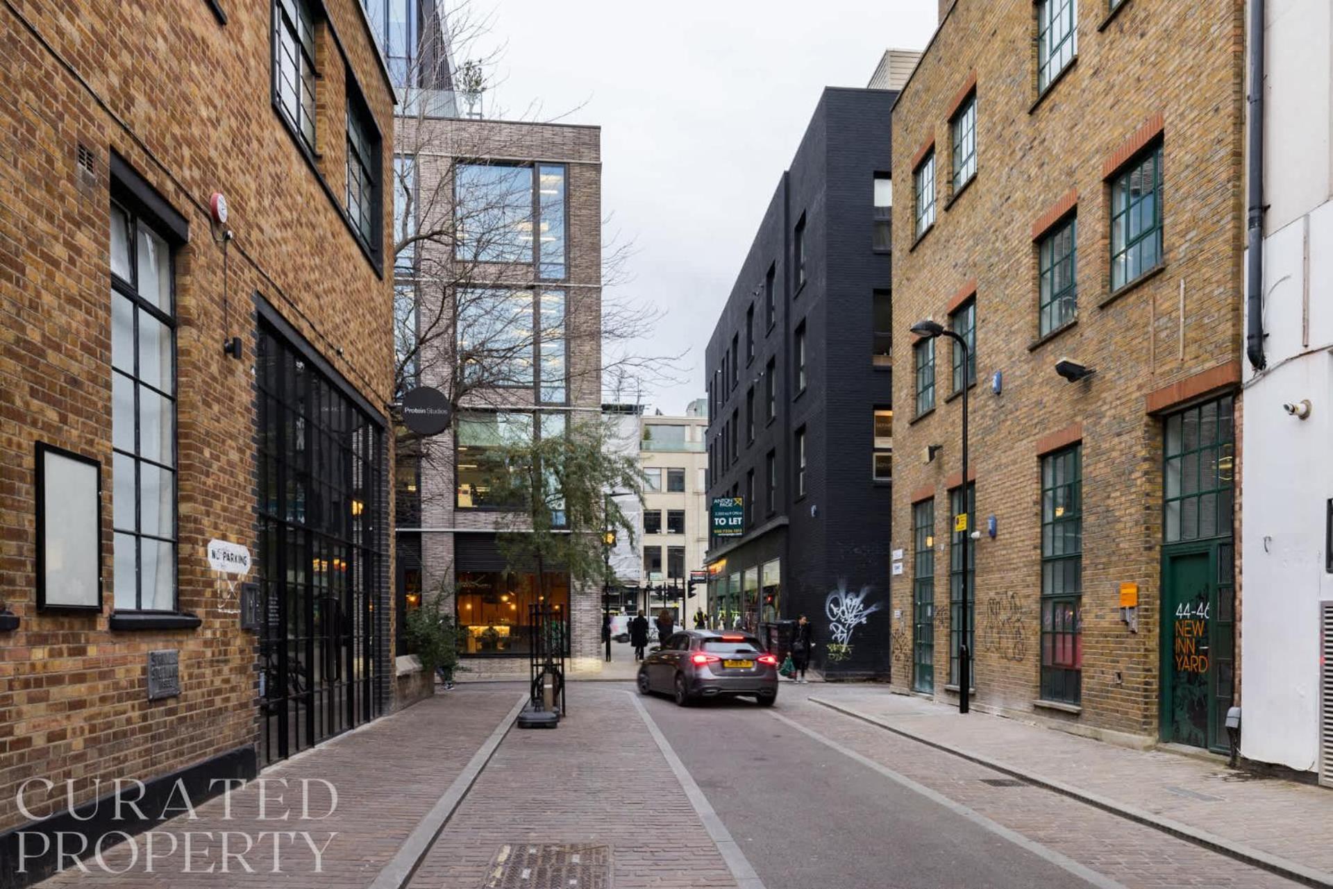 Spacious & Bright Loft - Shoreditch London