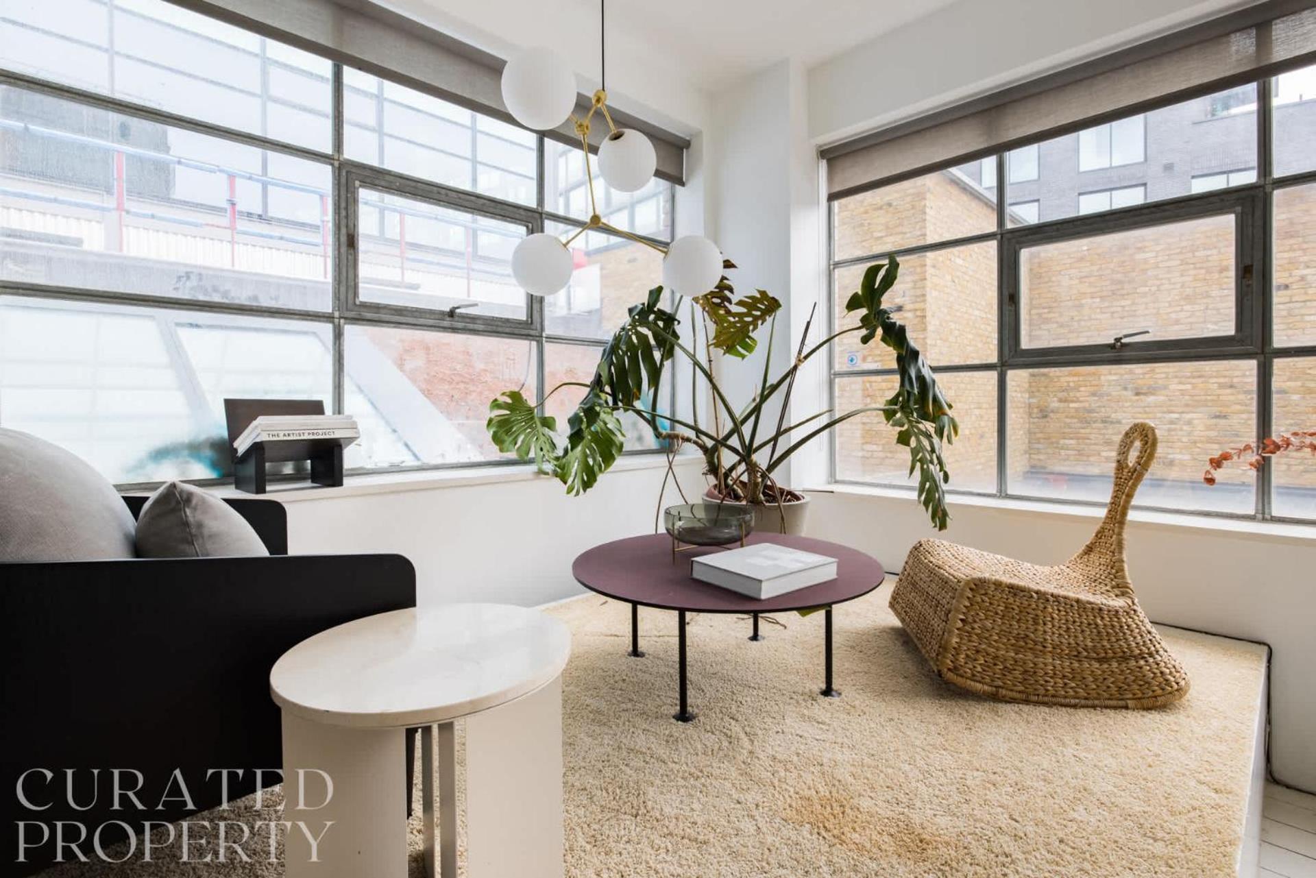 Spacious & Bright Loft - Shoreditch Apartment