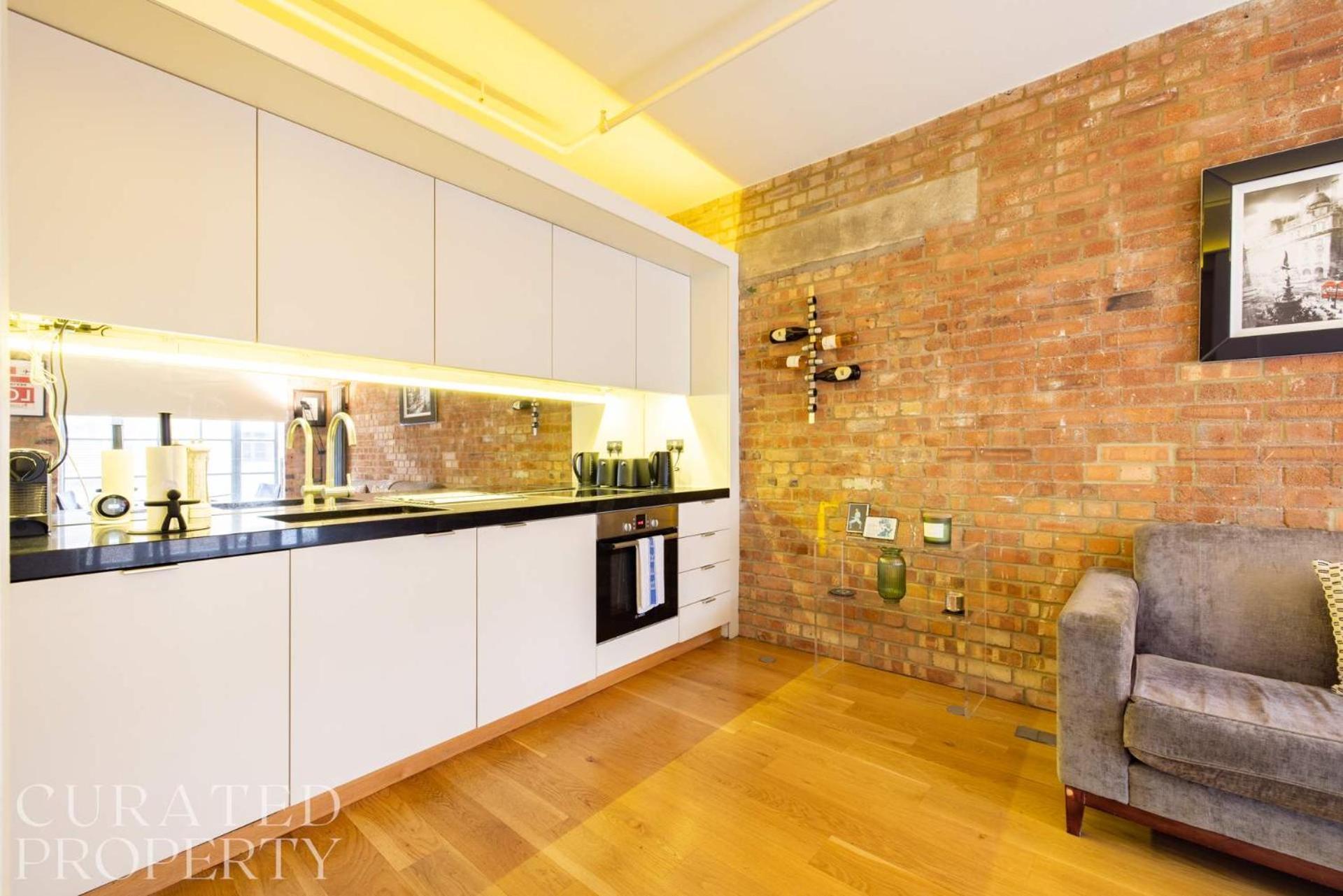 Soho Loft With A C & Concierge Apartment London