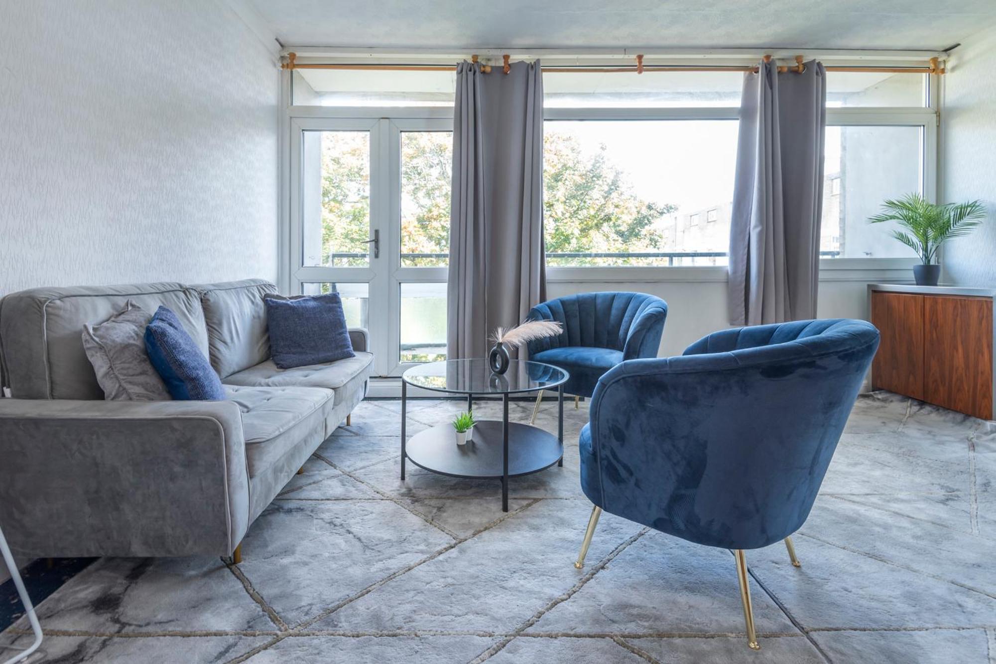 Appartement Entire 3 Bedroom Luxury In With Private Balcony Londen