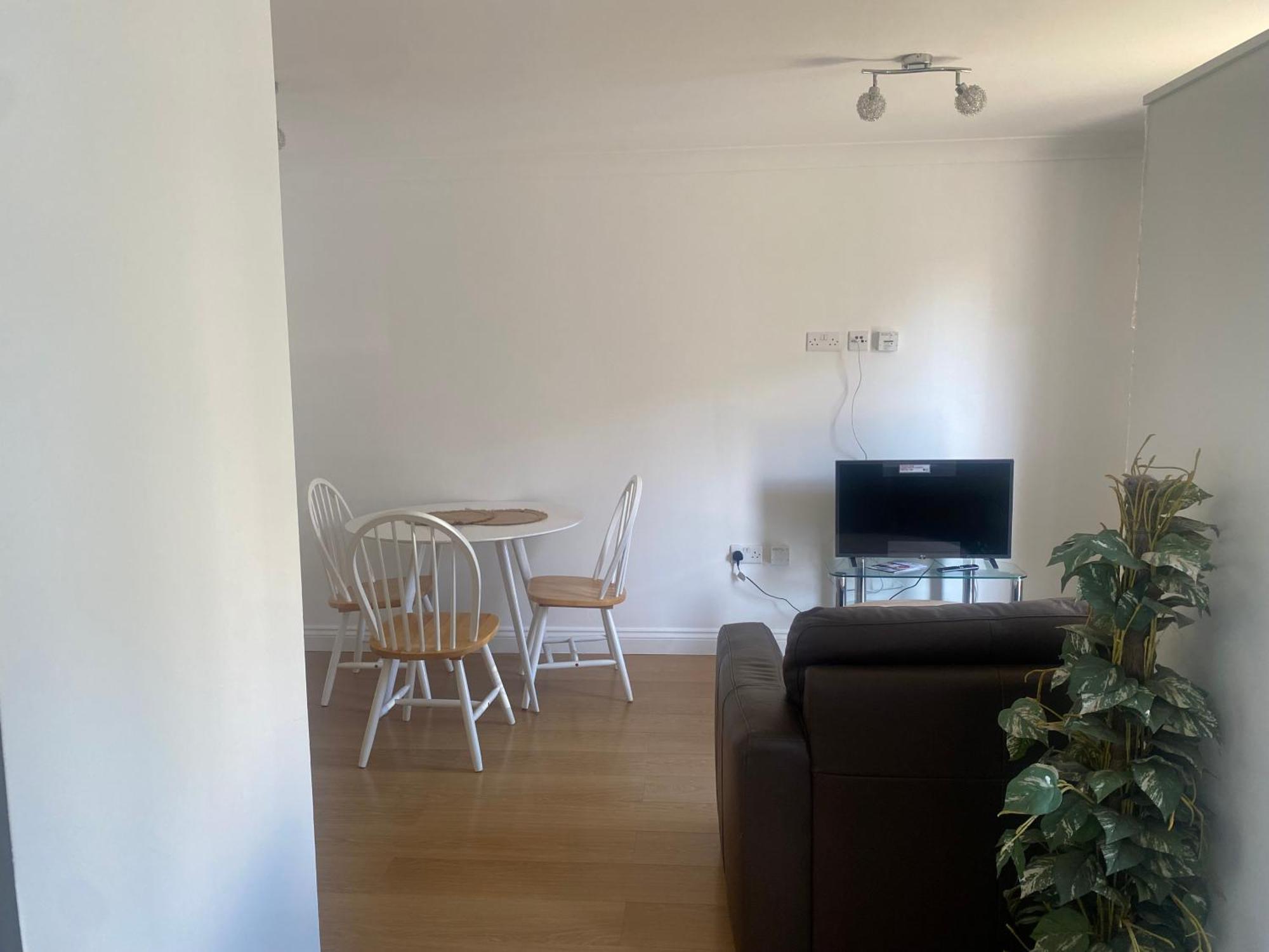 Flat 1 Emmanuel Court London