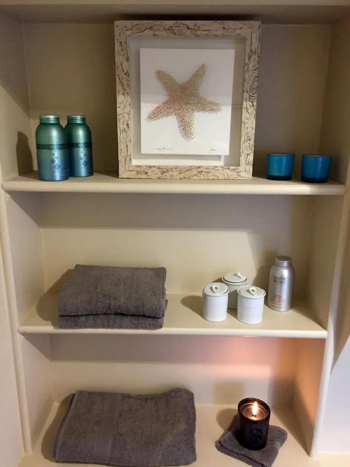 Stylish Floor 1 Bed Flat In West Hampstead Apartment London