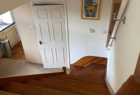 Stylish Floor 1 Bed Flat In West Hampstead