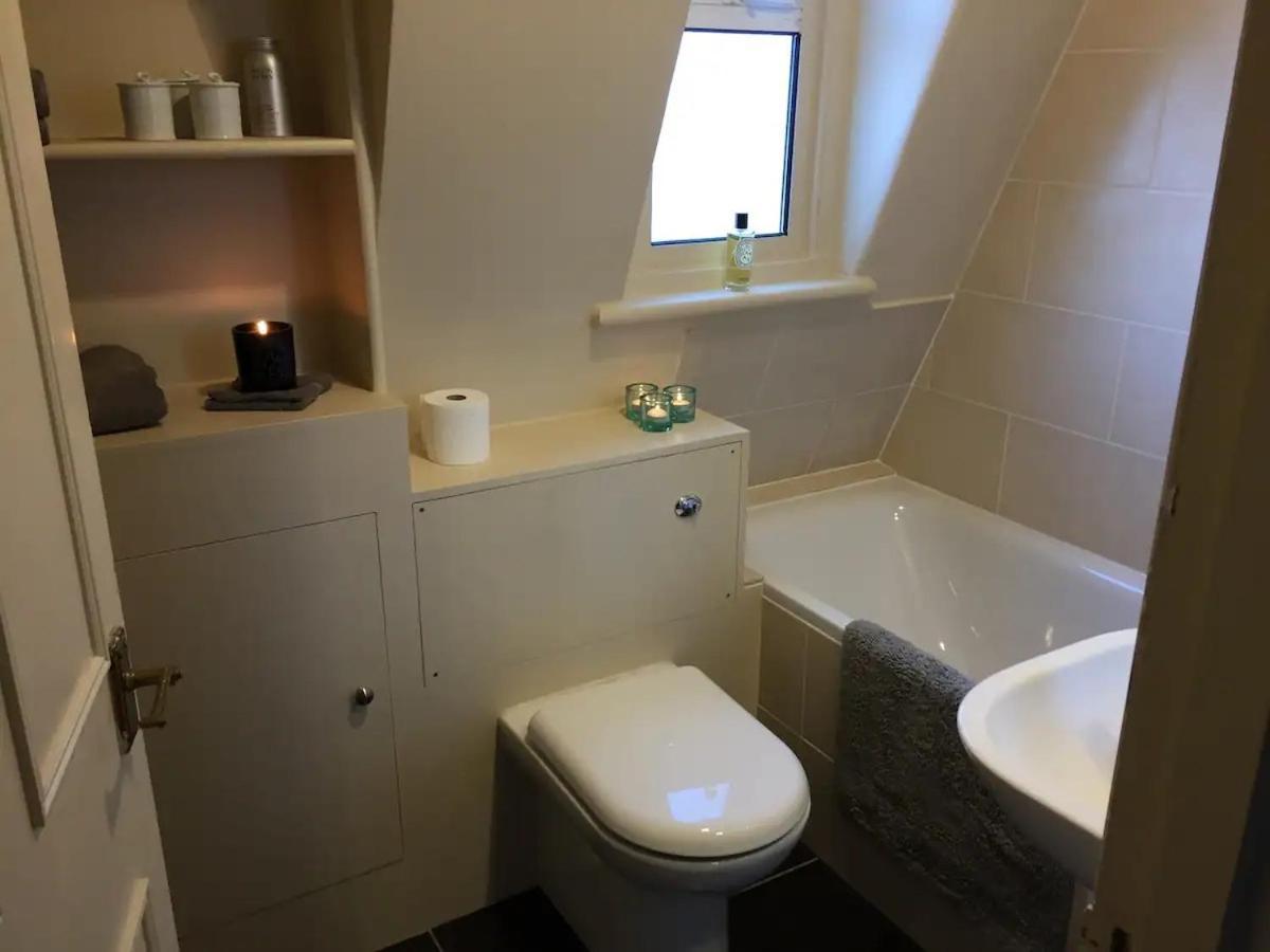Stylish Floor 1 Bed Flat In West Hampstead Apartment *