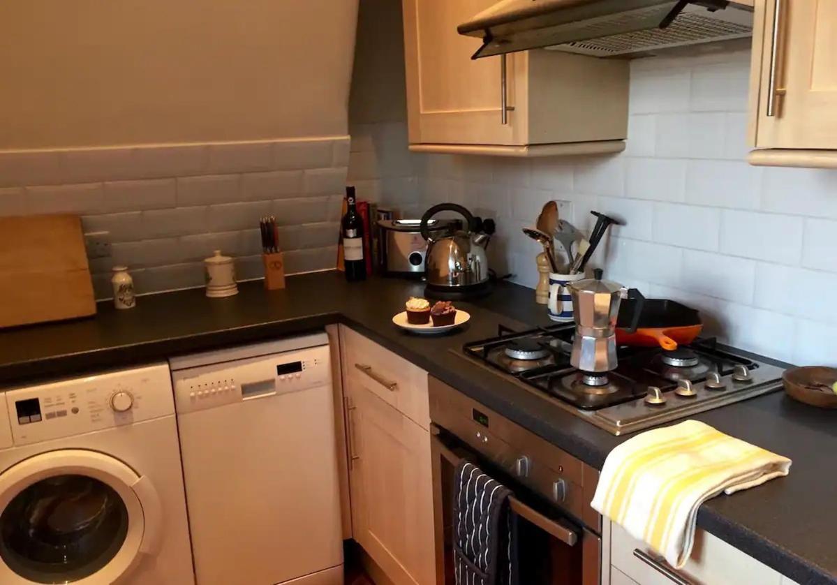 Stylish Floor 1 Bed Flat In West Hampstead * London