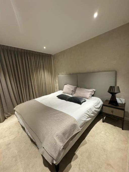Luxury Chelsea Waterfront View London