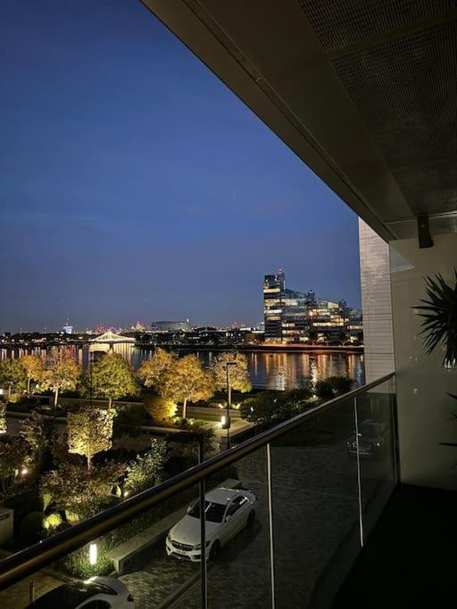 Luxury Chelsea Waterfront View * London