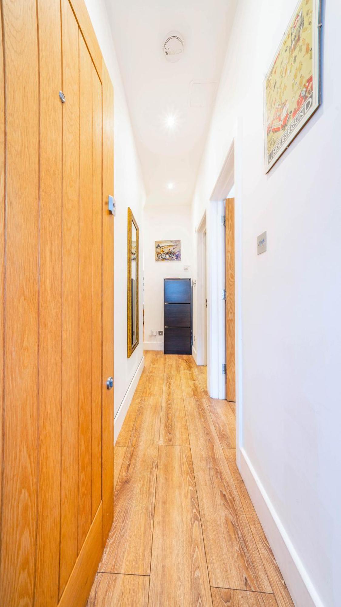 Immaculate With Garden-30 Mins To Apartment London