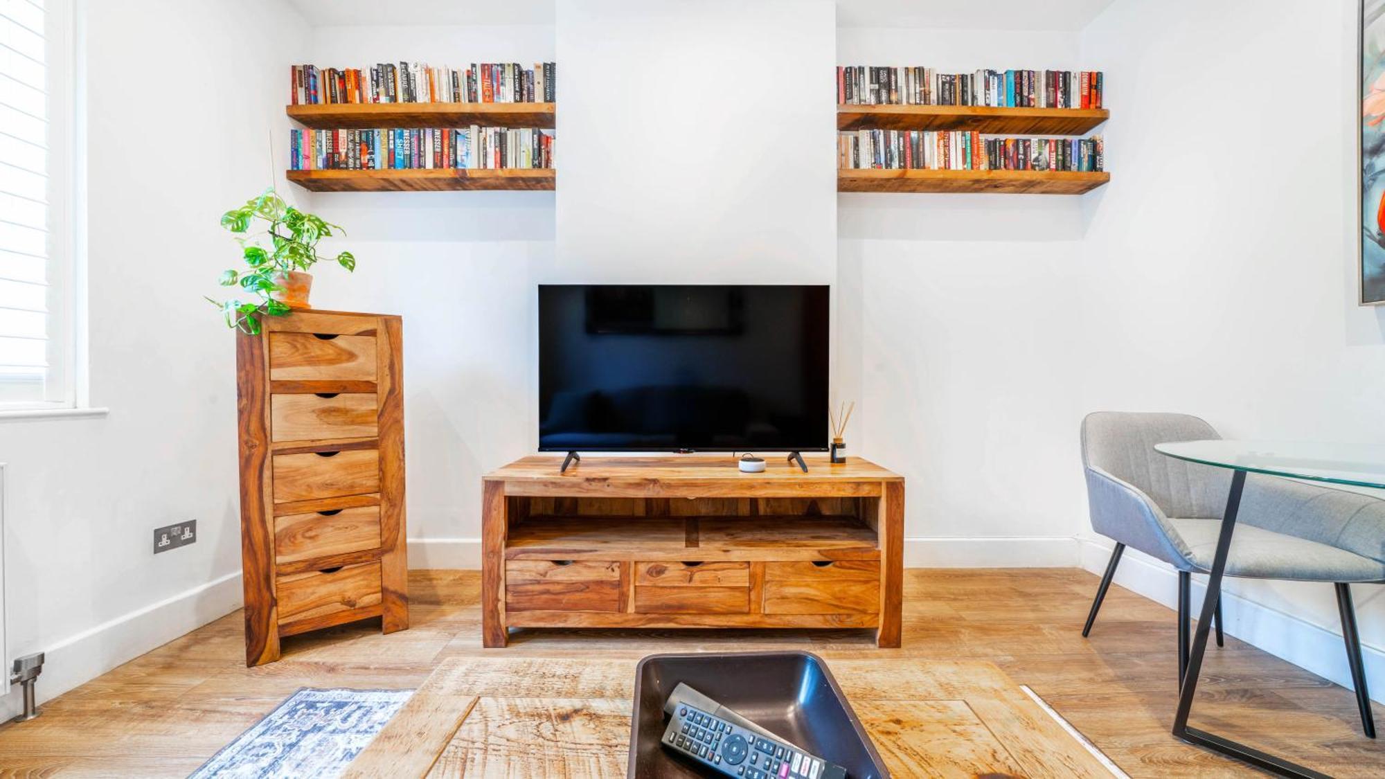 Apartment Immaculate With Garden-30 Mins To