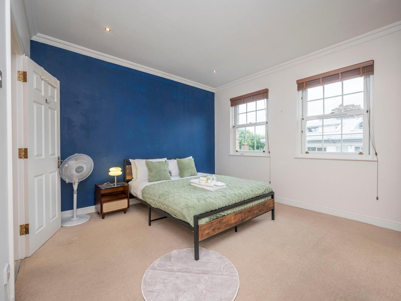 Gated Riverside Se16 With Parking Pass The Keys * Londres