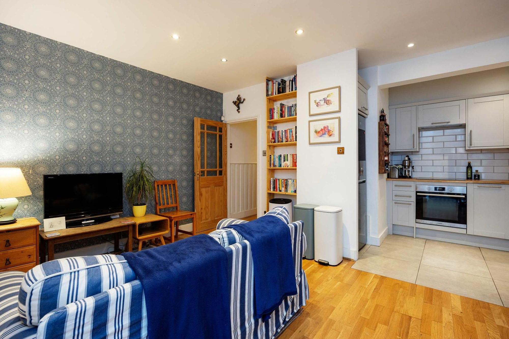Veeve - A Vision In Vauxhall Apartment *
