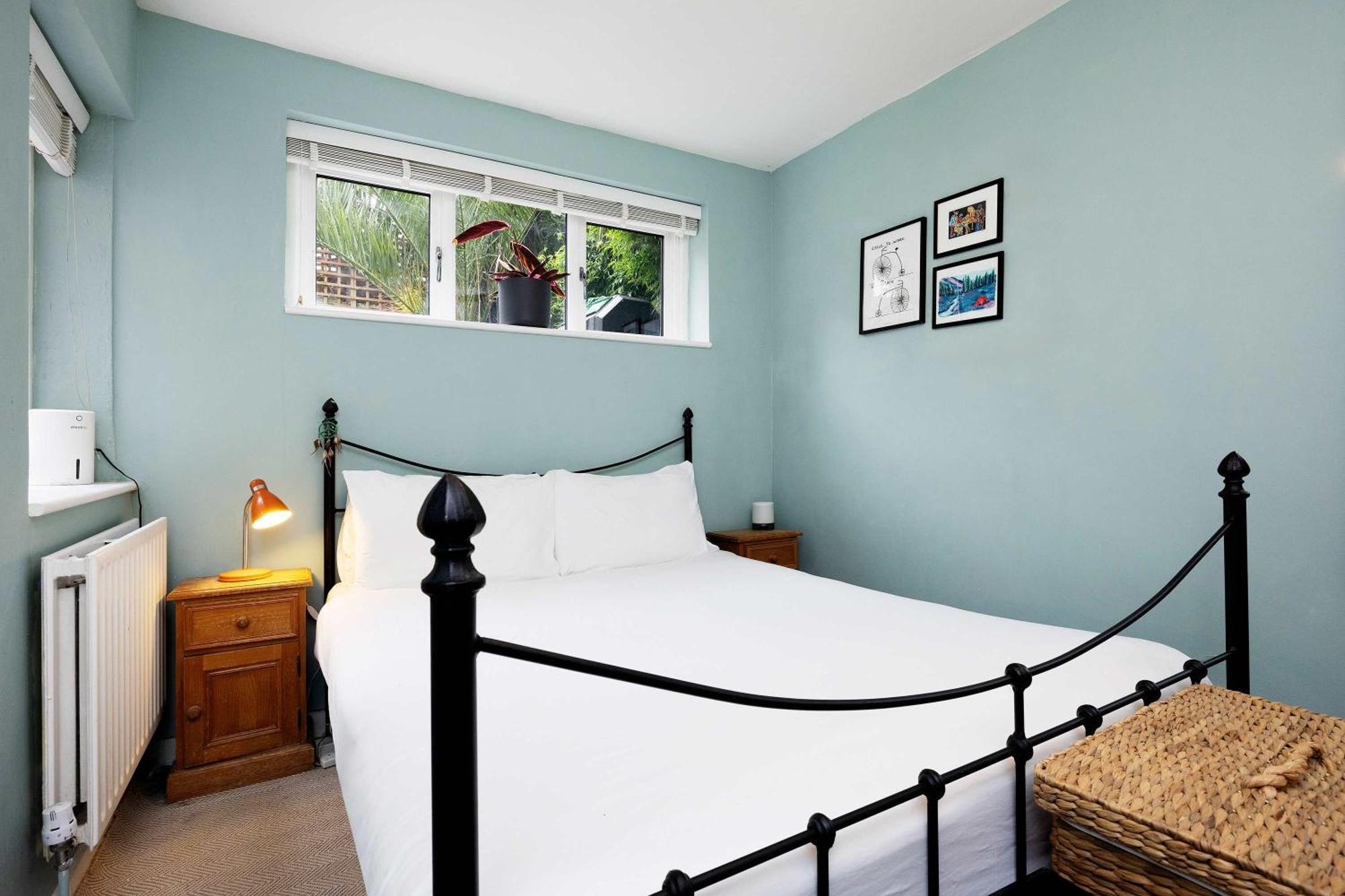 Veeve - A Vision In Vauxhall Apartment *