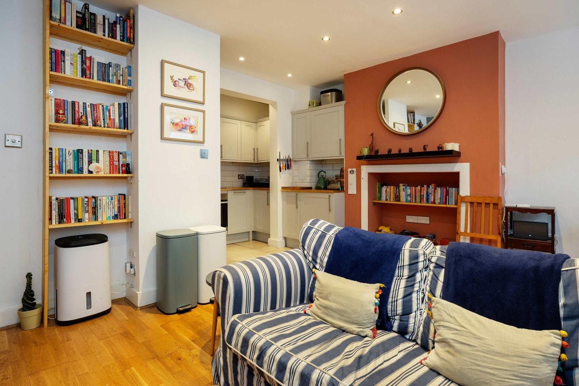 Veeve - A Vision In Vauxhall Apartment London