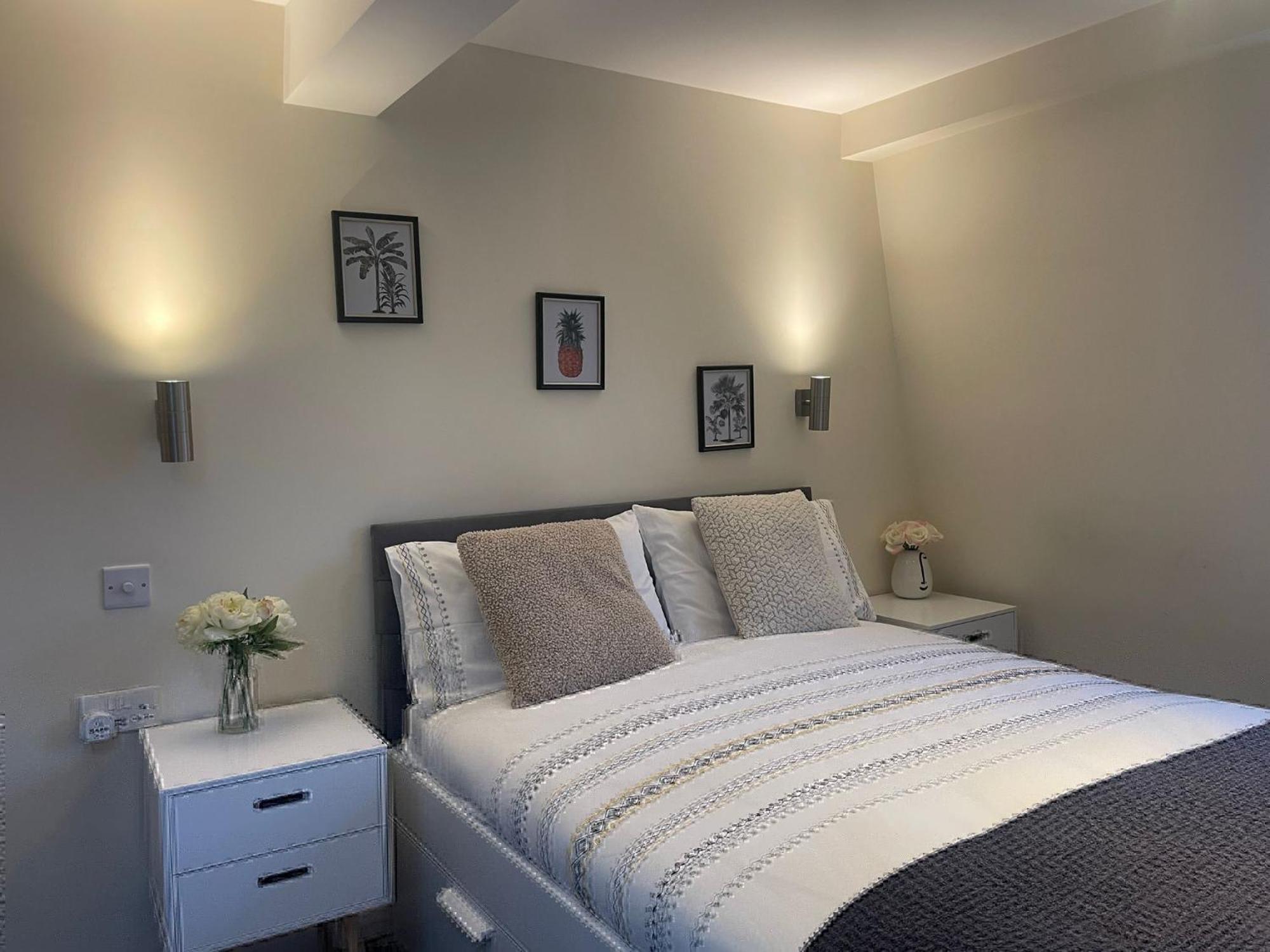 Grays Road - 5 * London