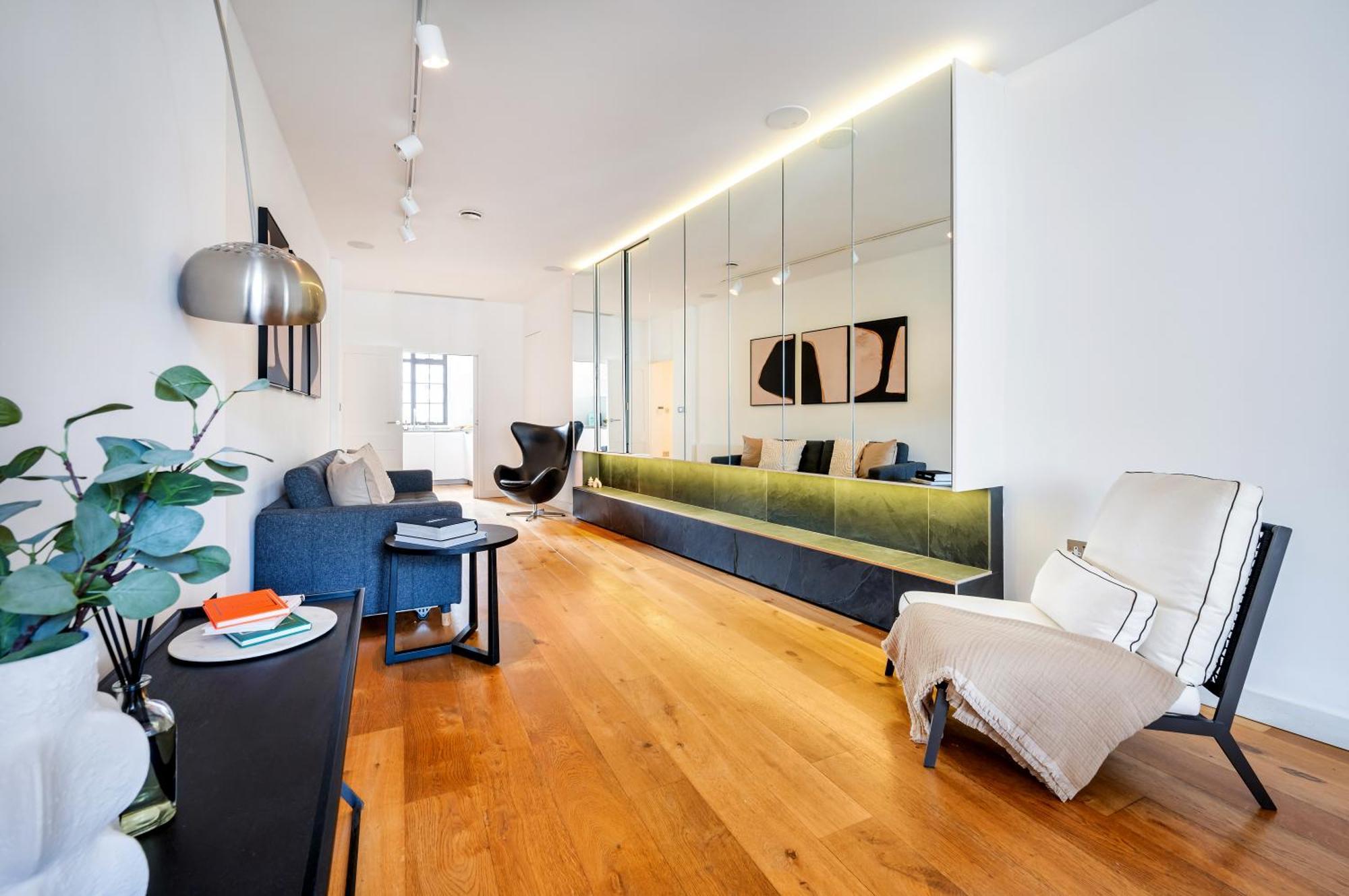 Apartment Luxury Aircon 3 Bedr, 4 Beds, 2 Bath Trafalgar Sq London