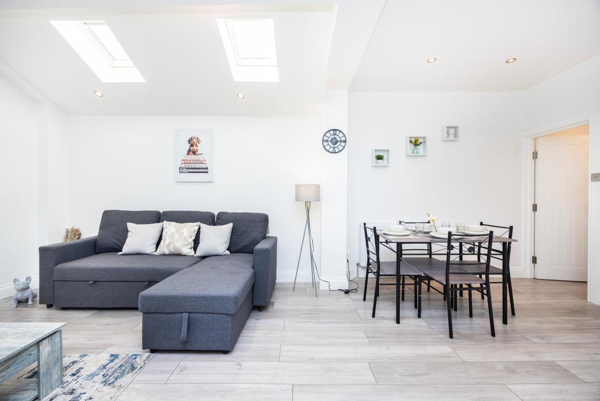 Modern 3 Bedroom With Ensuite London