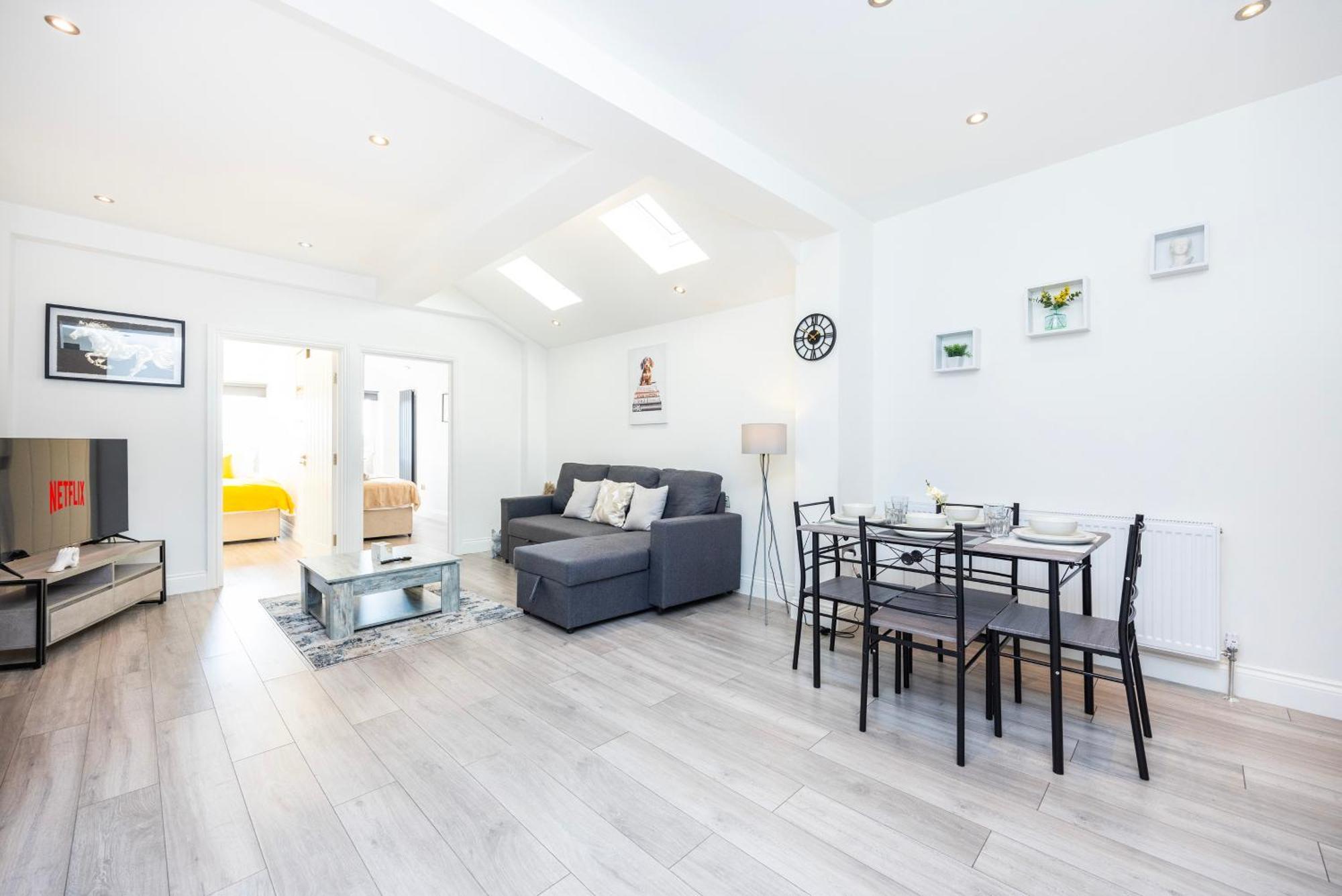 Apartment Modern 3 Bedroom With Ensuite *